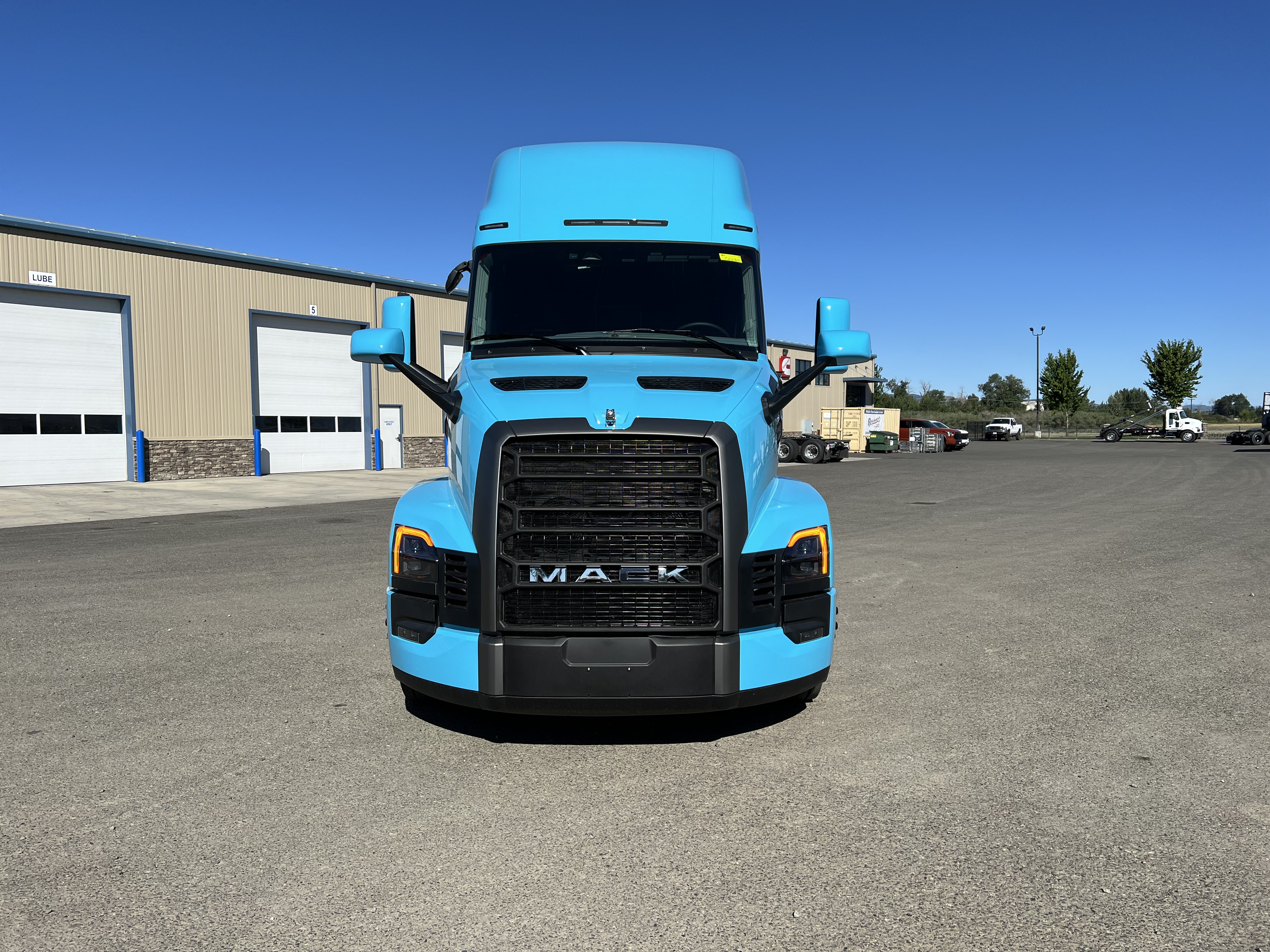 2027 Mack Pinnacle in Ellensburg, WA — photo 2