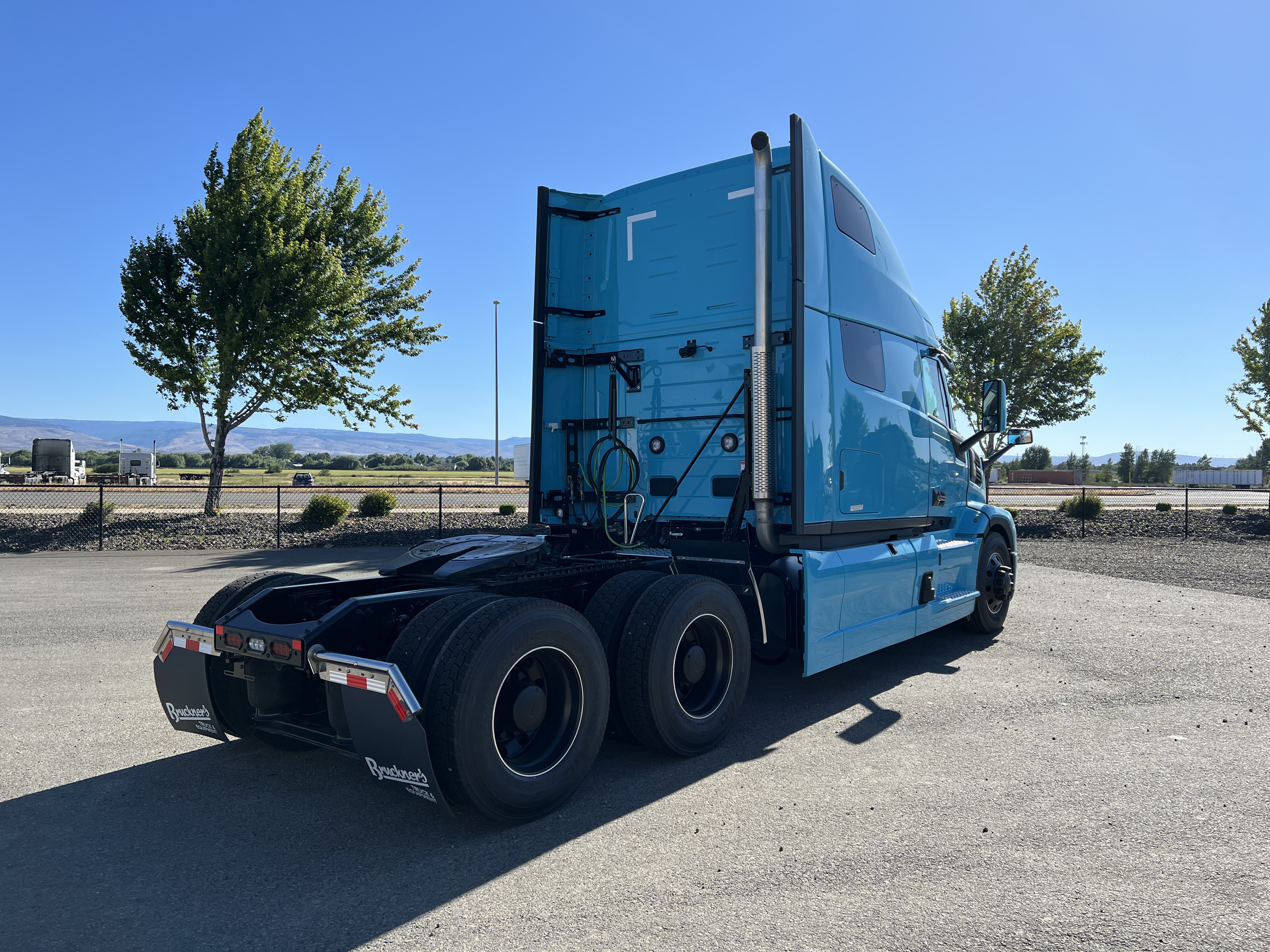 2027 Mack Pinnacle in Ellensburg, WA — photo 5