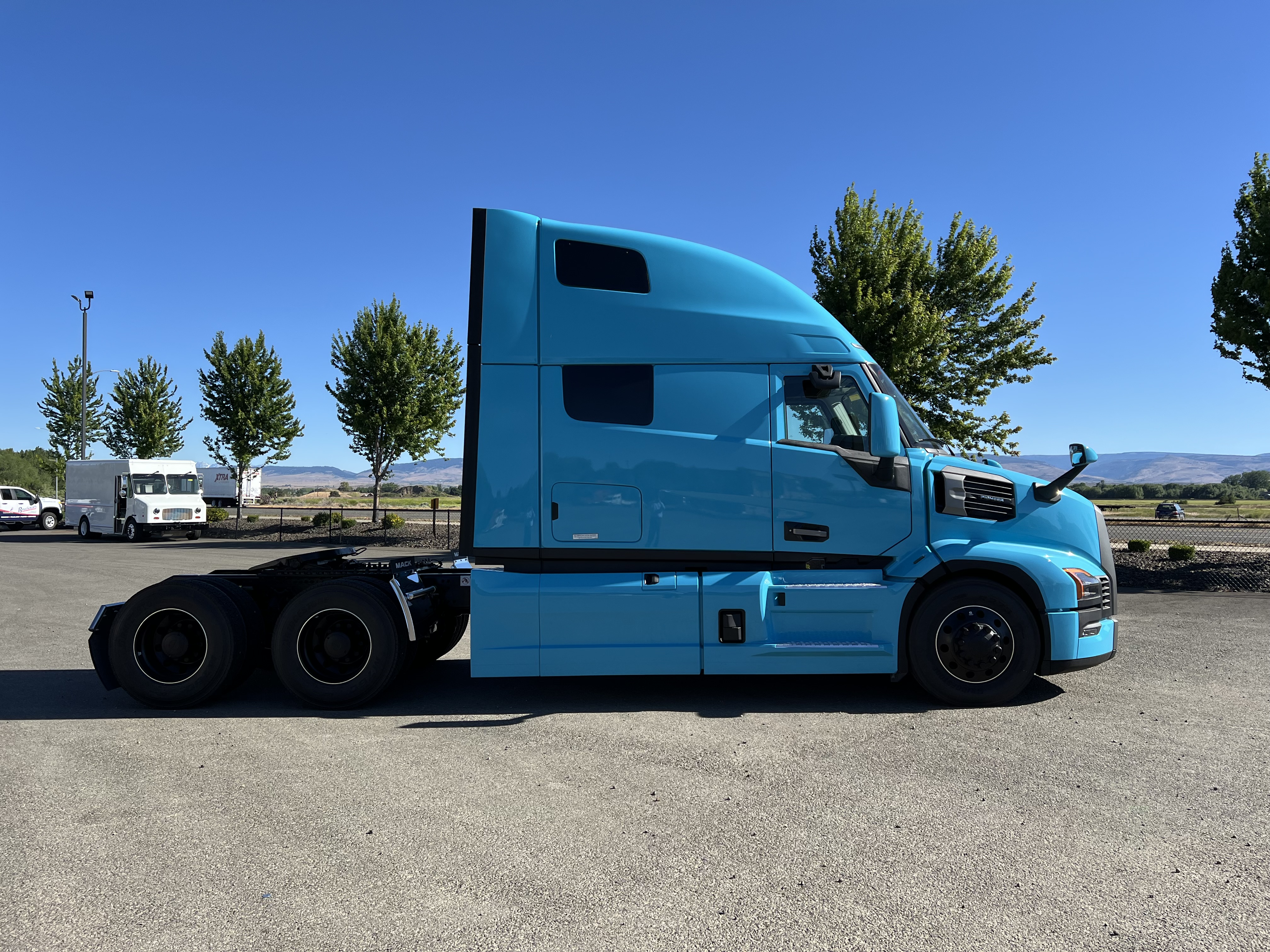 2027 Mack Pinnacle in Ellensburg, WA — photo 4