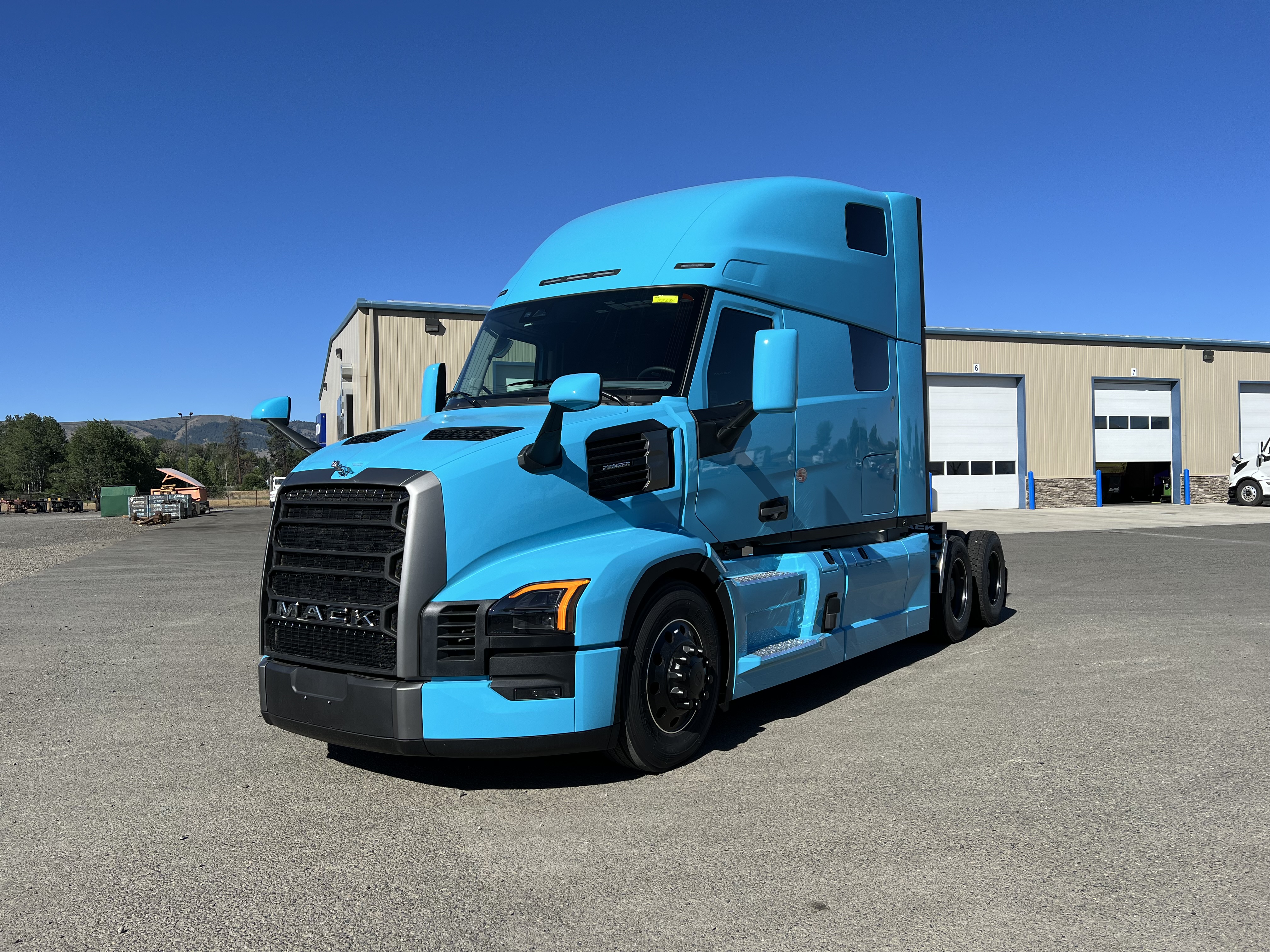 2027 Mack Pinnacle in Ellensburg, WA