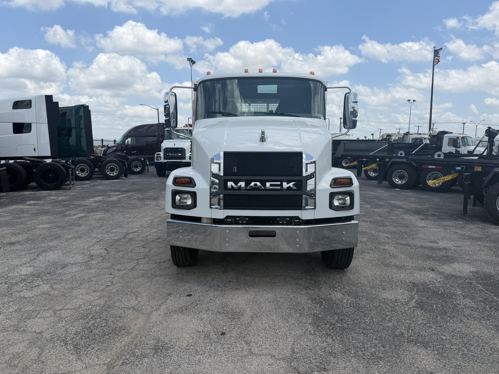 2026 Mack MD in Fort Worth, TX — photo 2