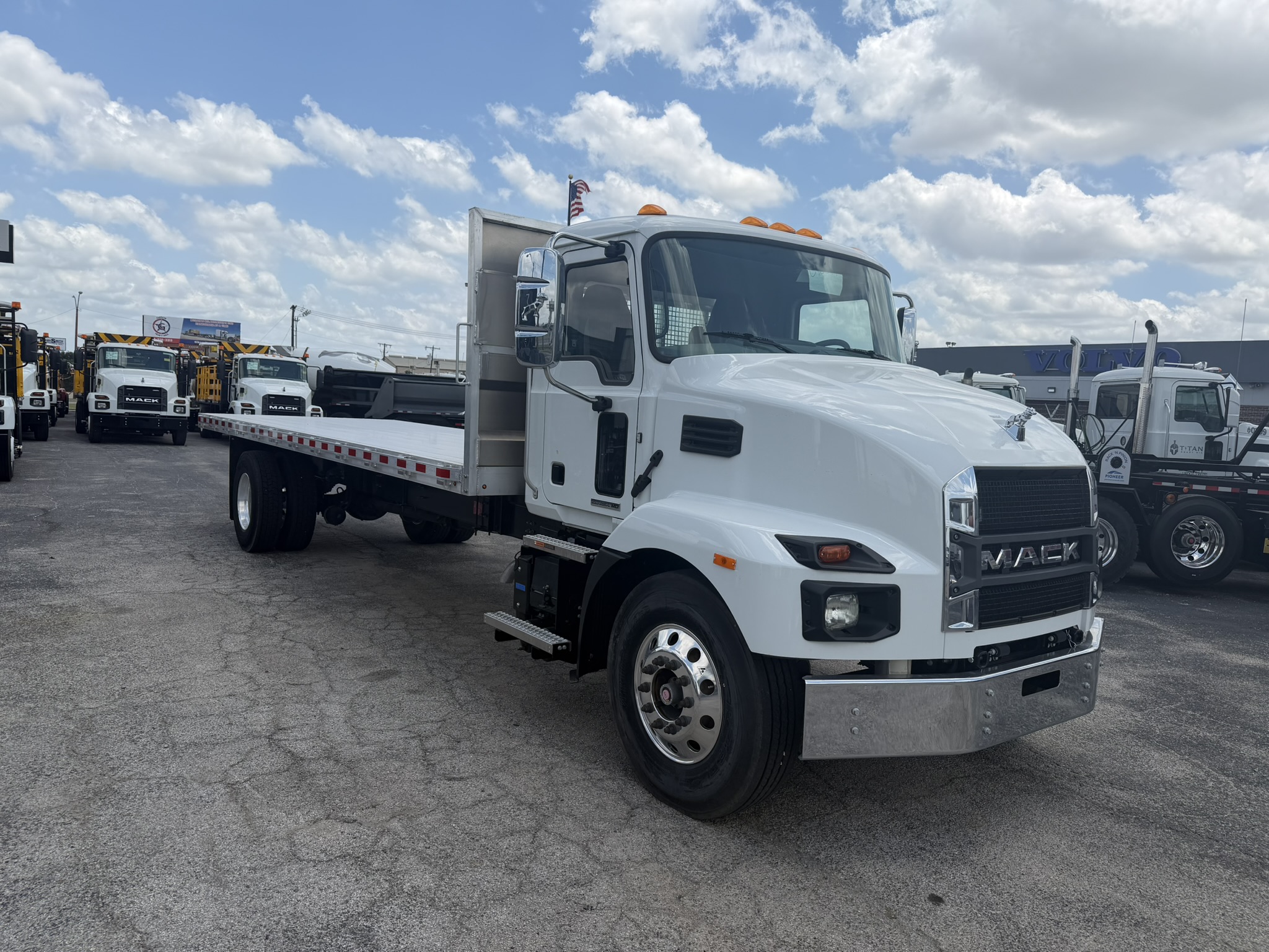 2026 Mack MD in Fort Worth, TX — photo 3