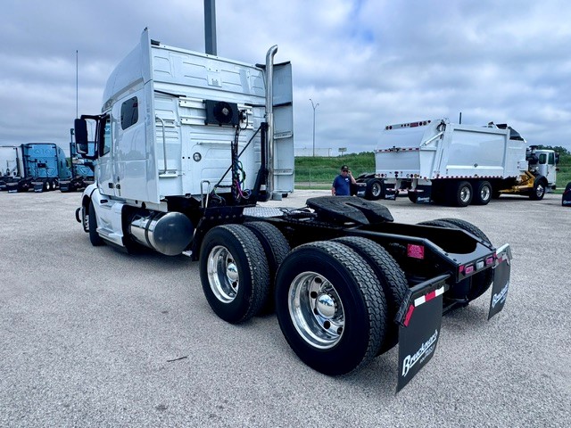 2021 Mack in San Antonio, TX — photo 7