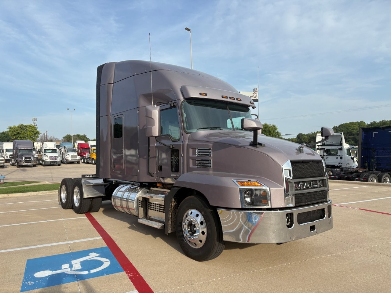 2023 Mack Anthem in TX — photo 3