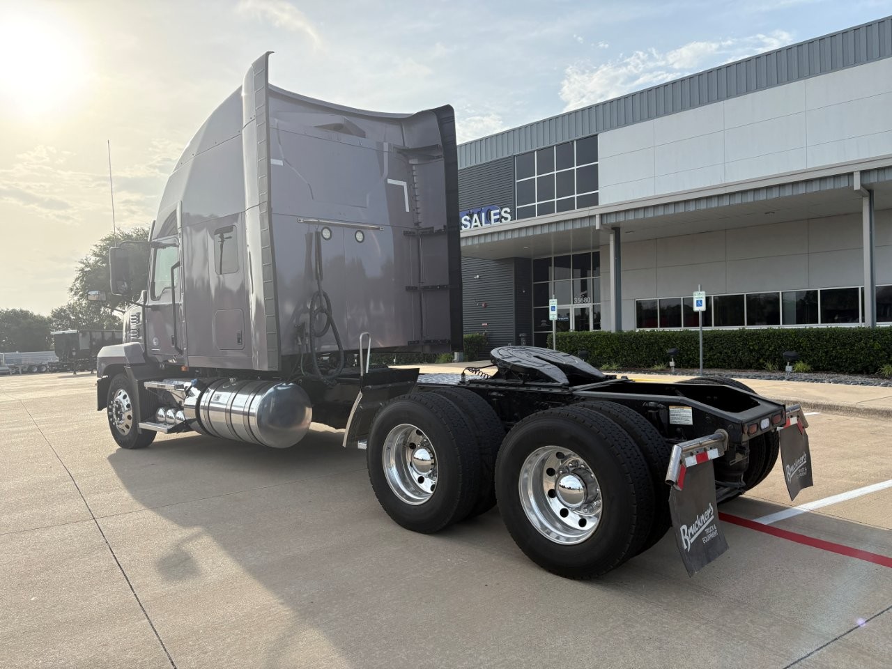 2023 Mack Anthem in TX — photo 7
