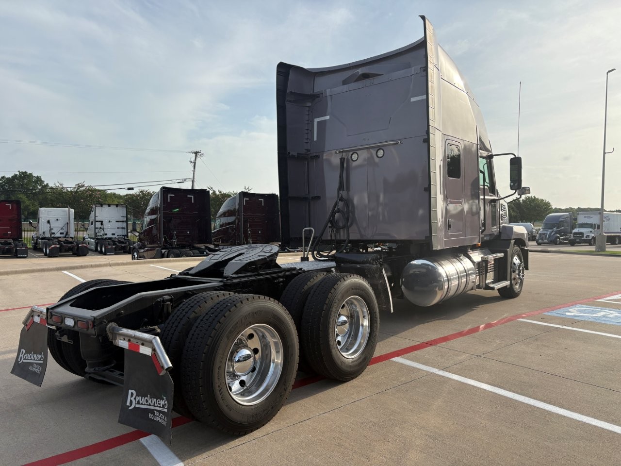 2023 Mack Anthem in TX — photo 5