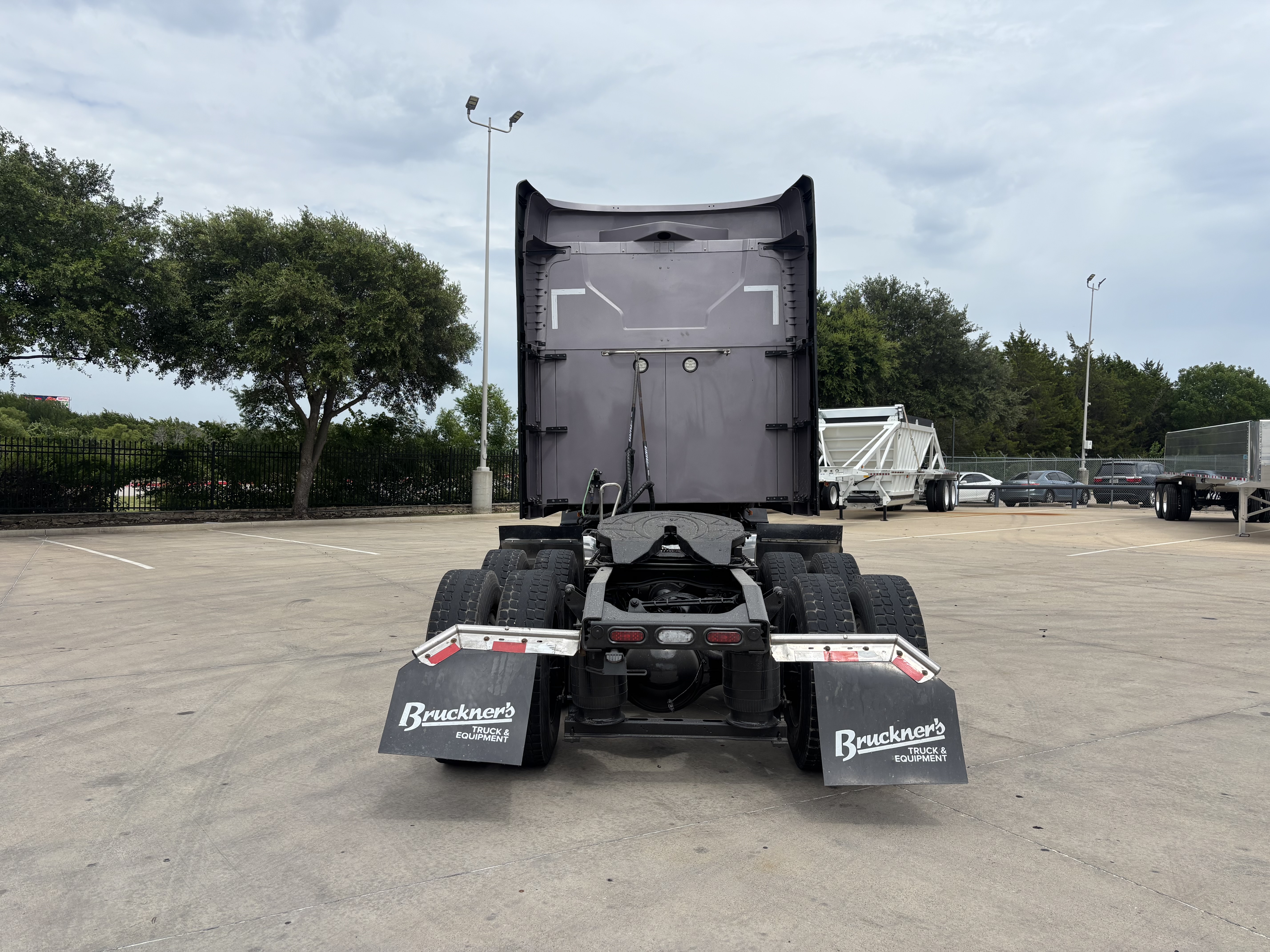 2023 Mack Anthem in TX — photo 6