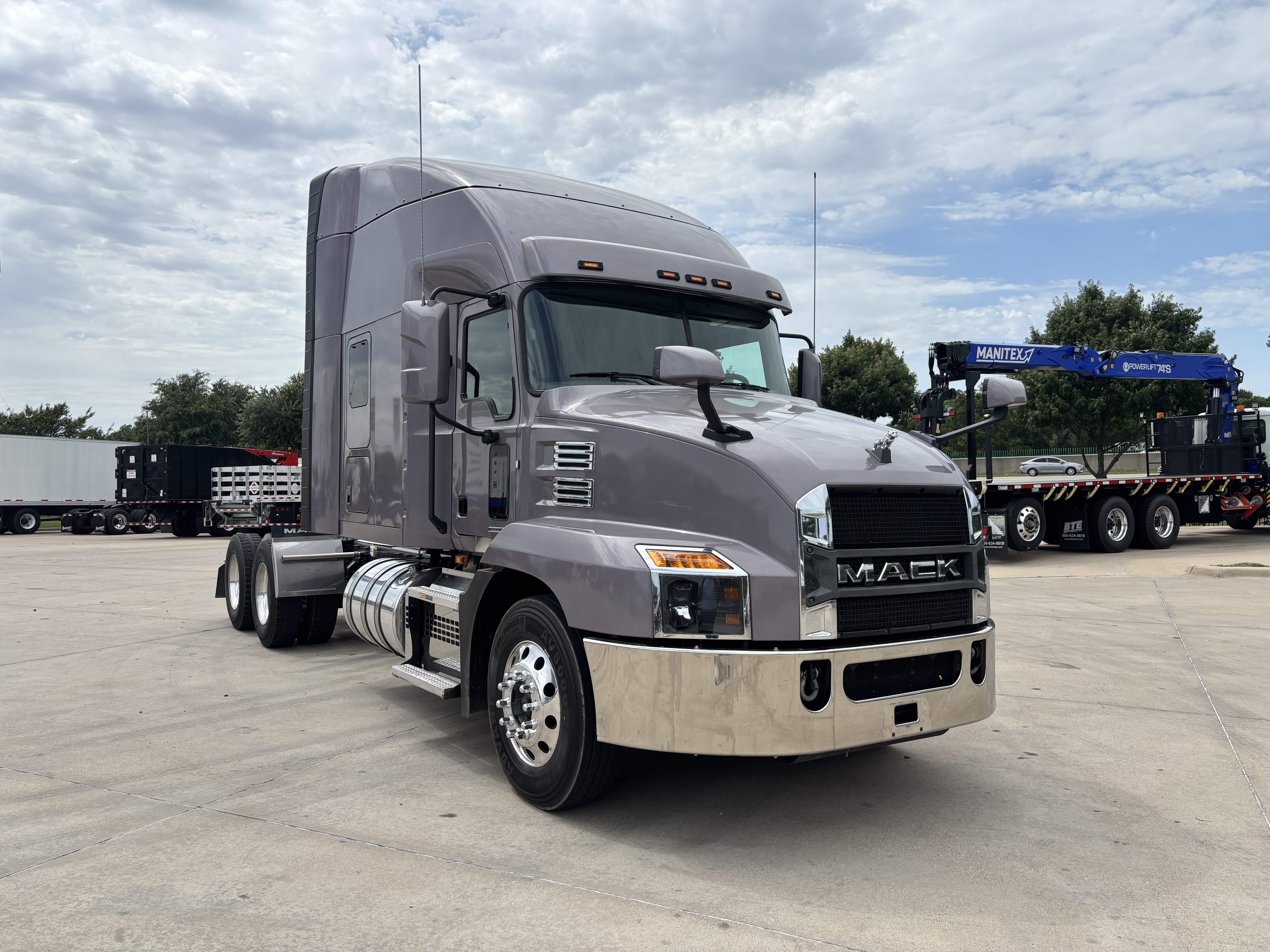 2023 Mack Anthem in TX — photo 3