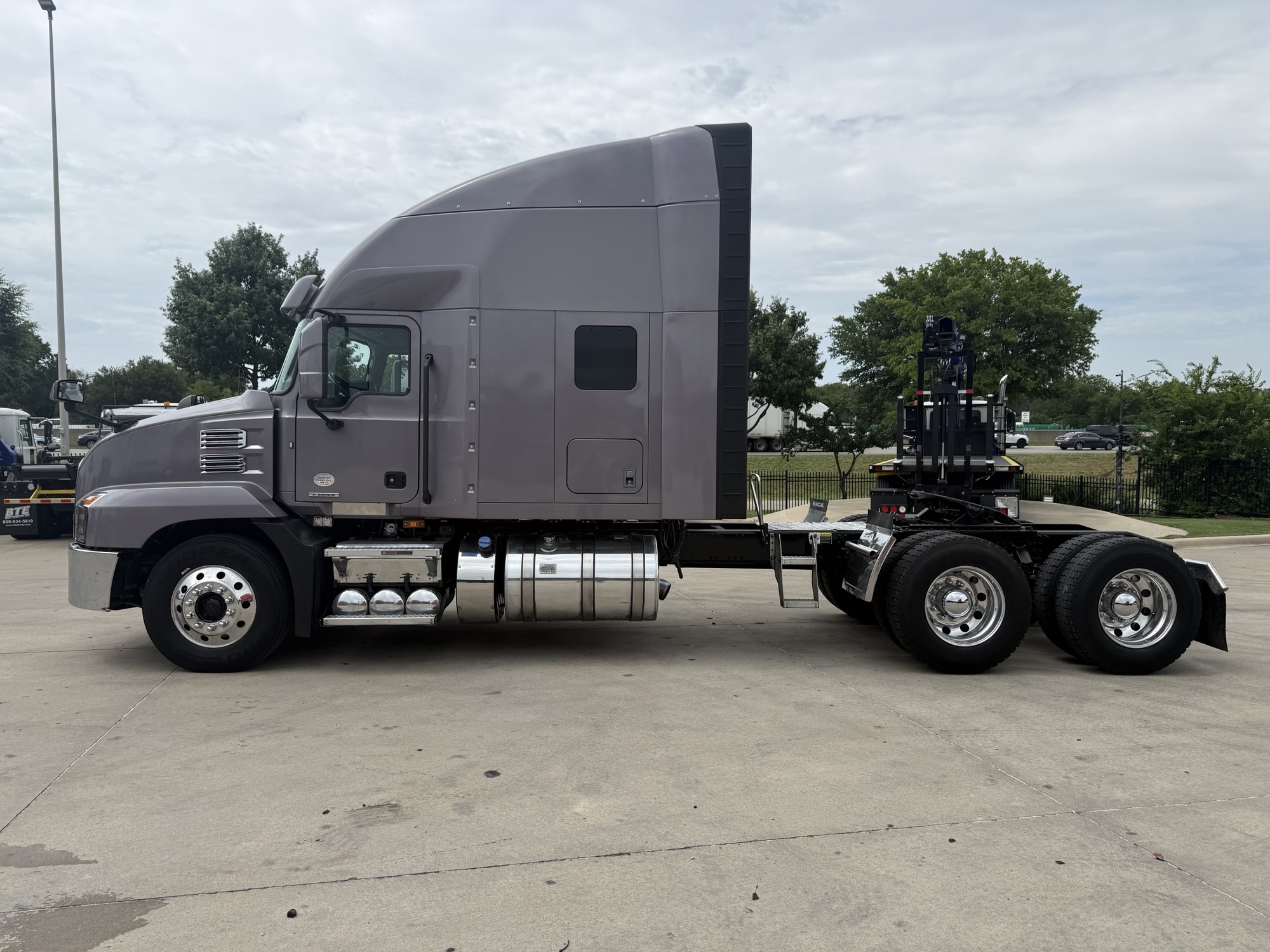2023 Mack Anthem in TX — photo 2