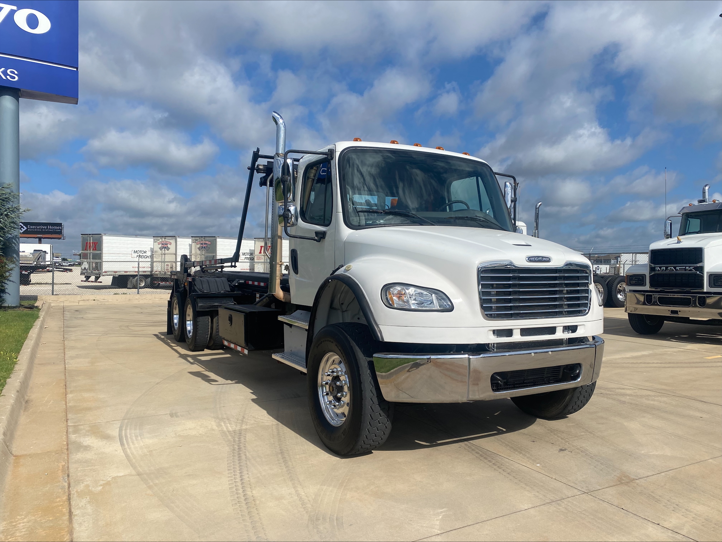 2019 Freightliner eM2 in Oklahoma City, OK — photo 3