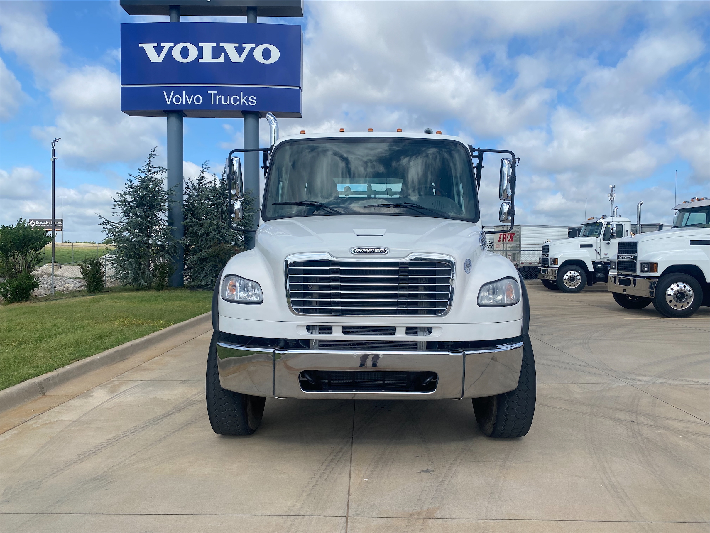 2019 Freightliner eM2 in Oklahoma City, OK — photo 2