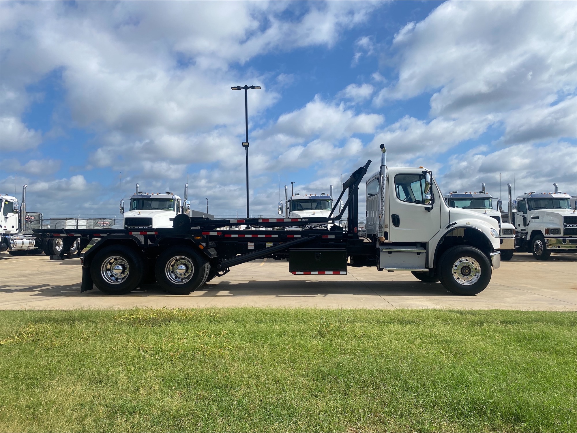 2019 Freightliner eM2 in Oklahoma City, OK — photo 4