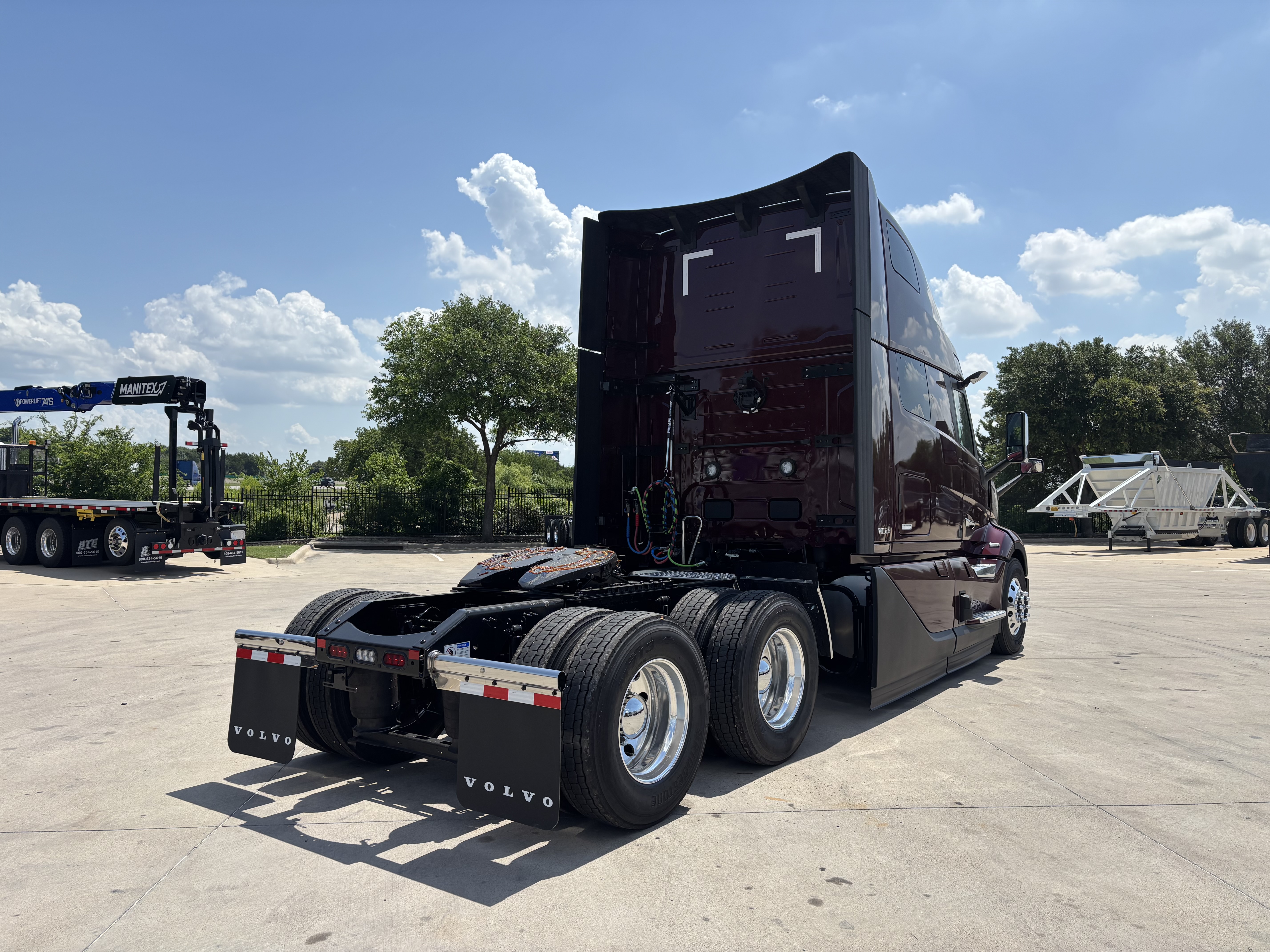 2027 Volvo VNL 860 in TX — photo 5