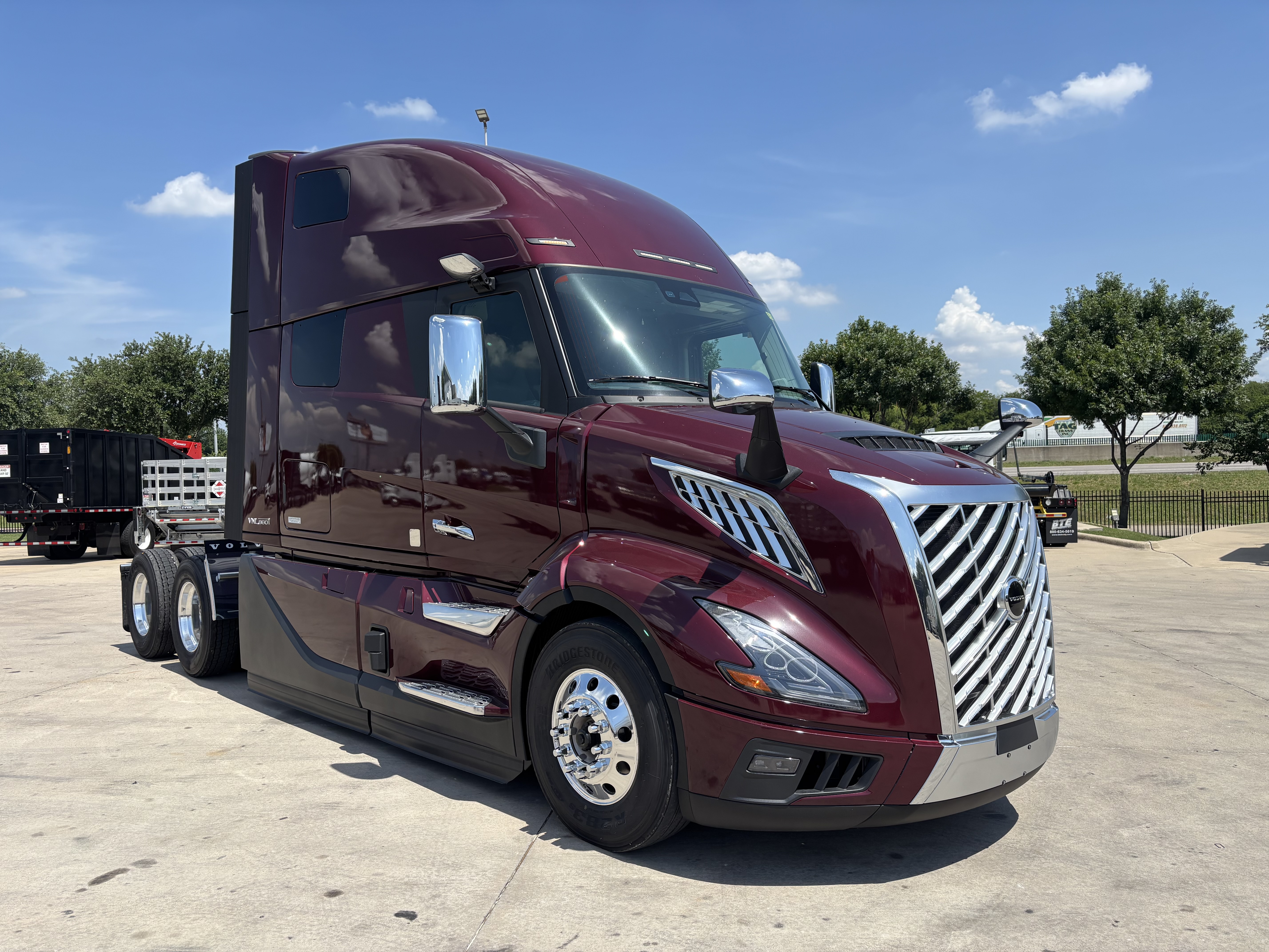 2027 Volvo VNL 860 in TX — photo 3