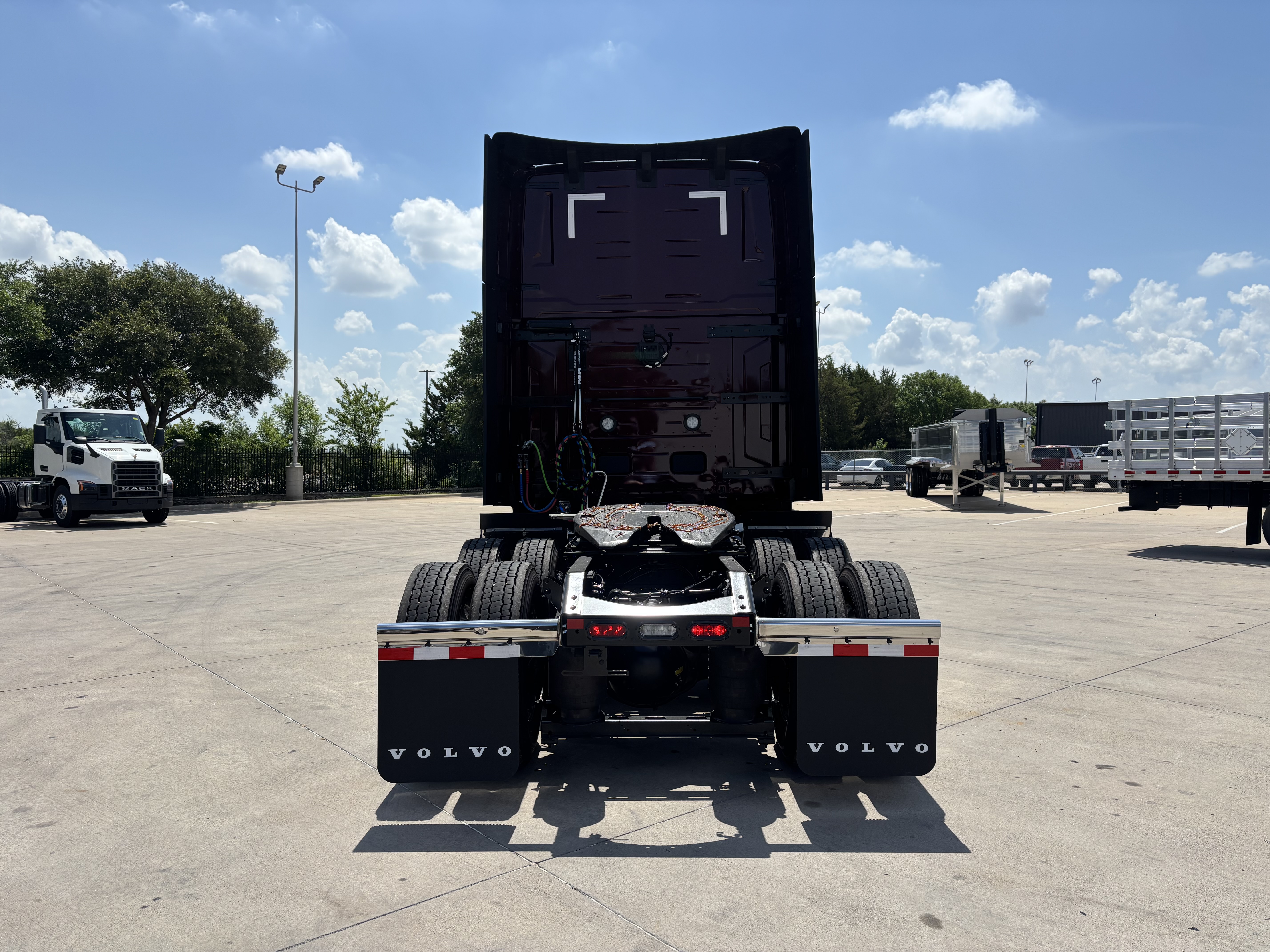 2027 Volvo VNL 860 in TX — photo 6