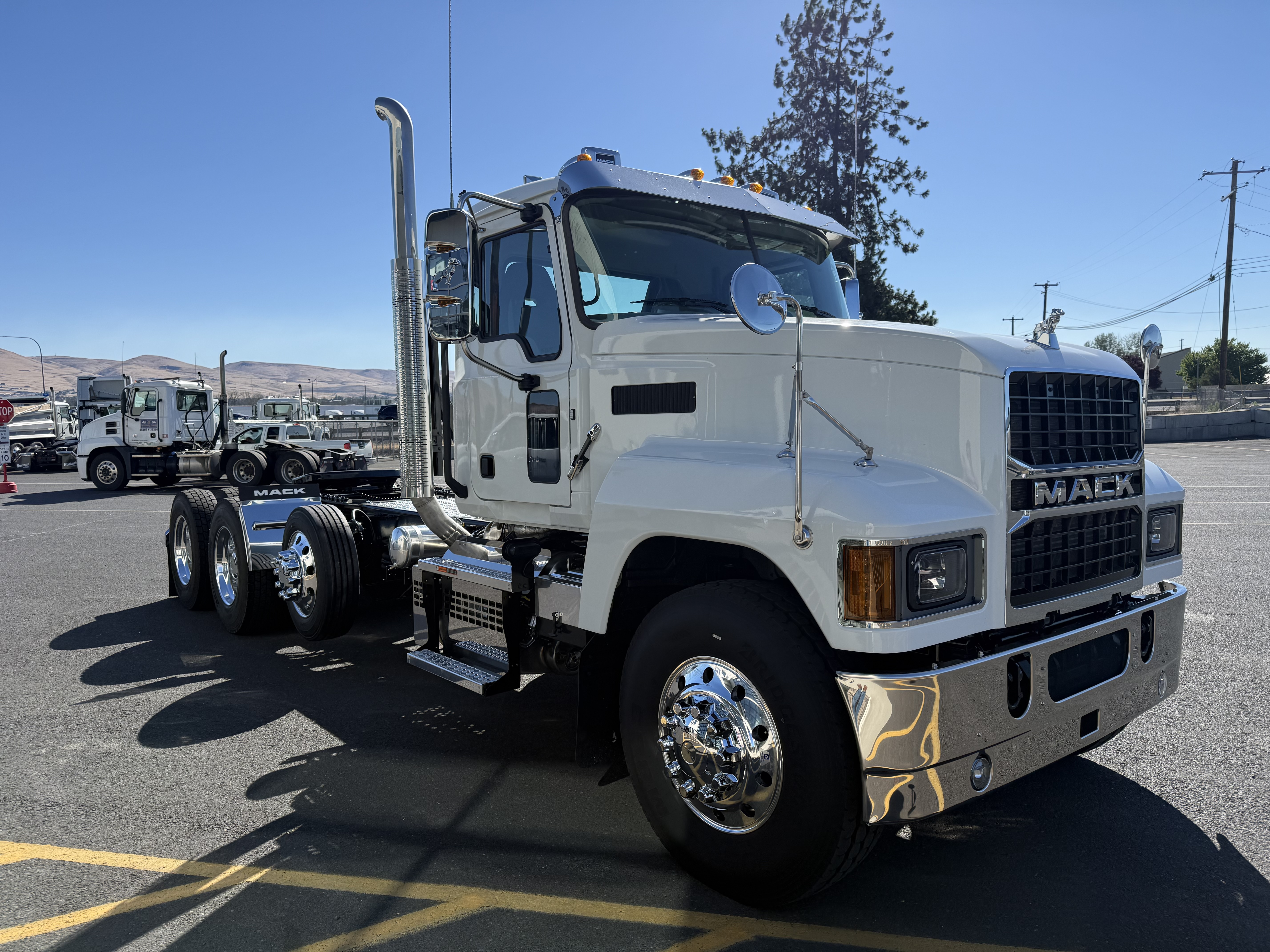 2027 Mack Pinnacle in Yakima, WA — photo 3