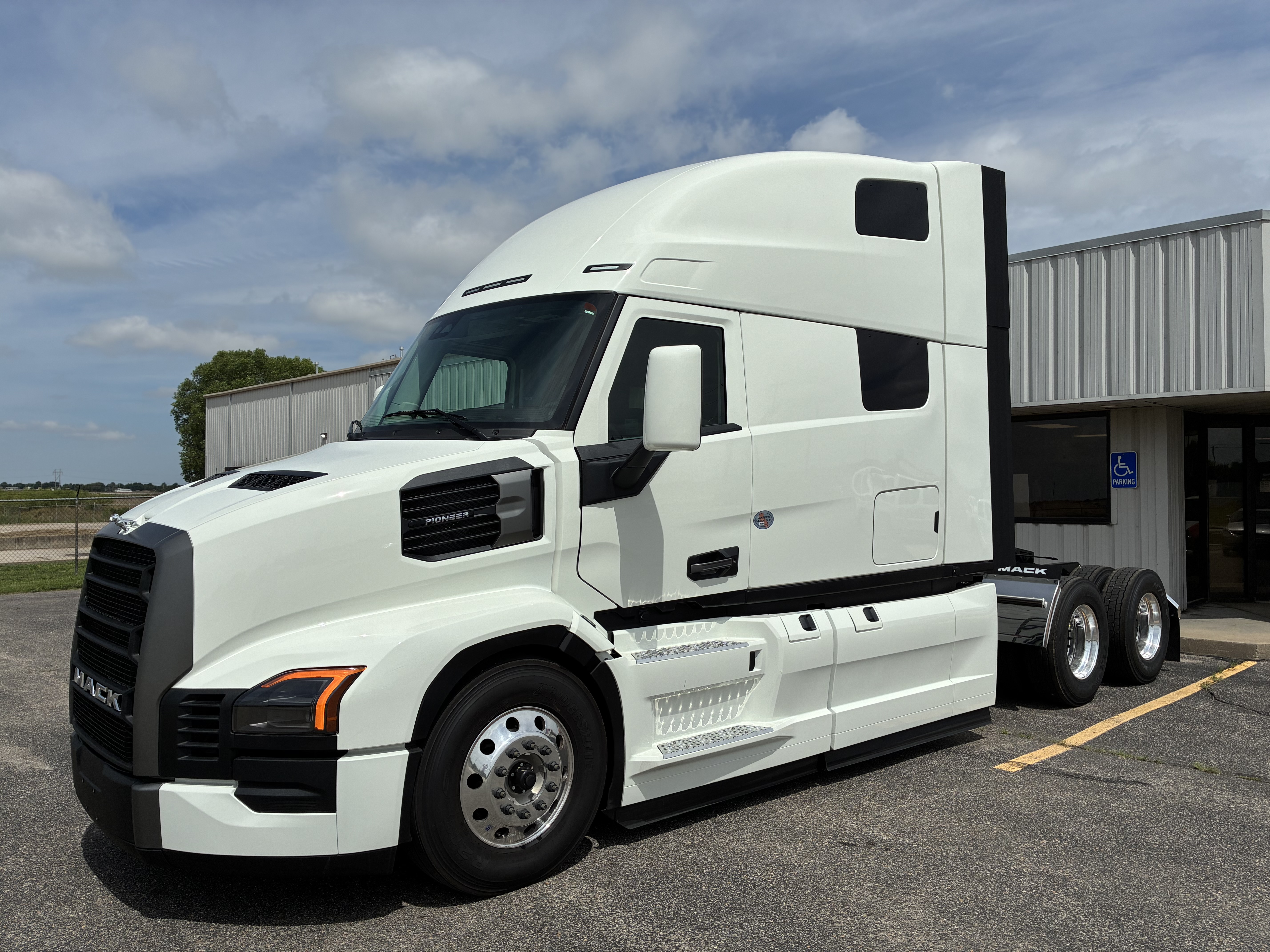 2027 Mack Pinnacle in Wichita, KS
