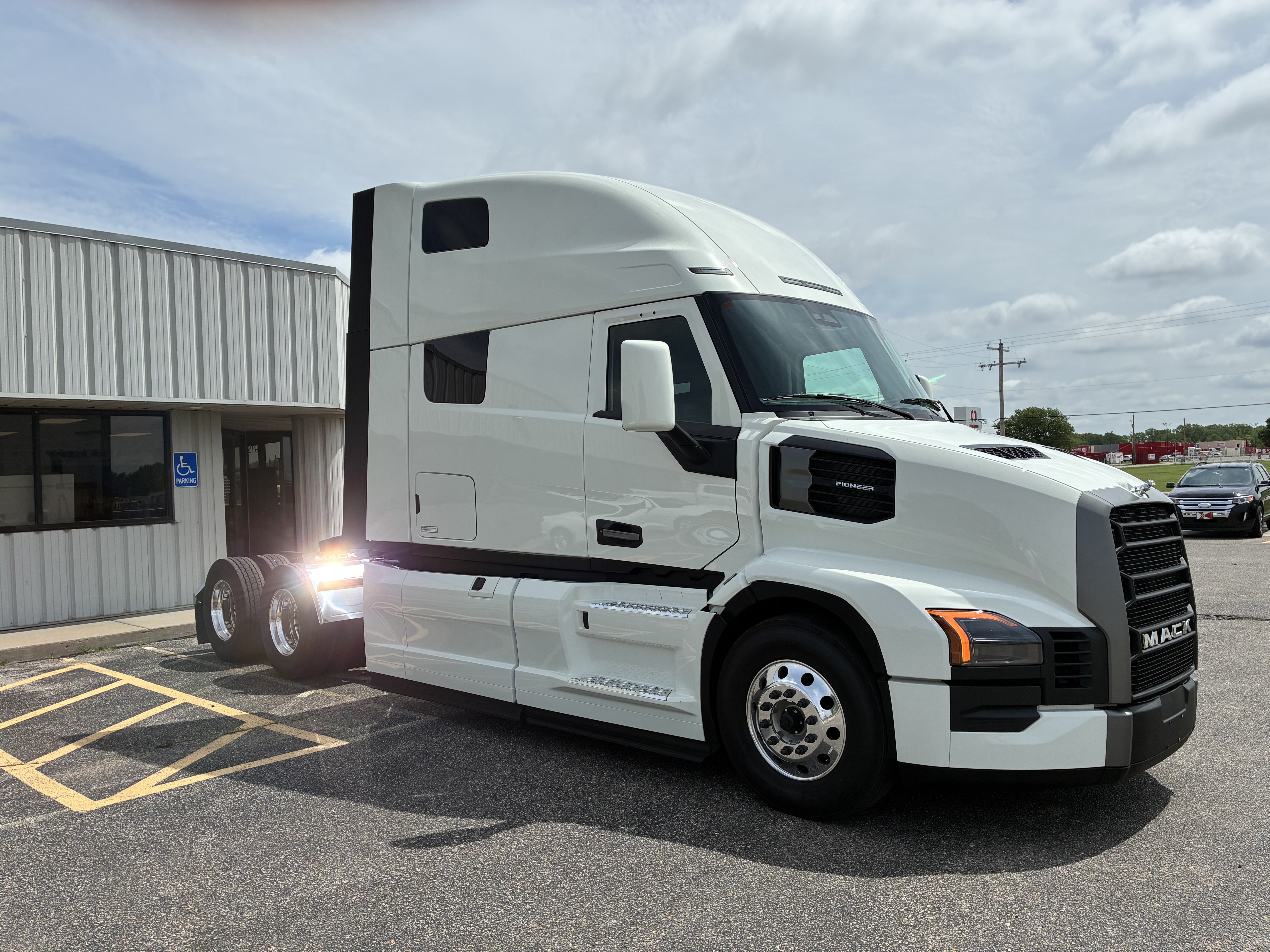 2027 Mack Pinnacle in Wichita, KS — photo 3