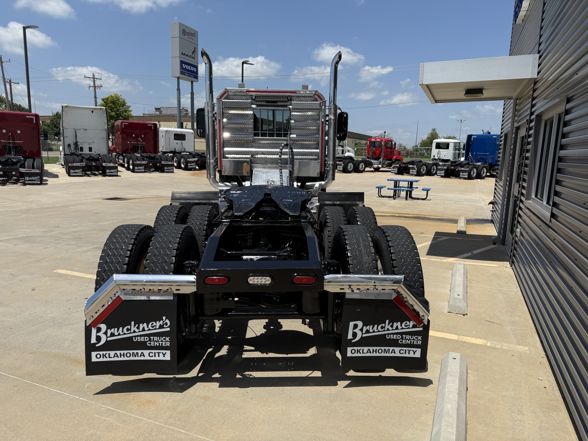 2019 Mack Pinnacle in Oklahoma City, OK — photo 6
