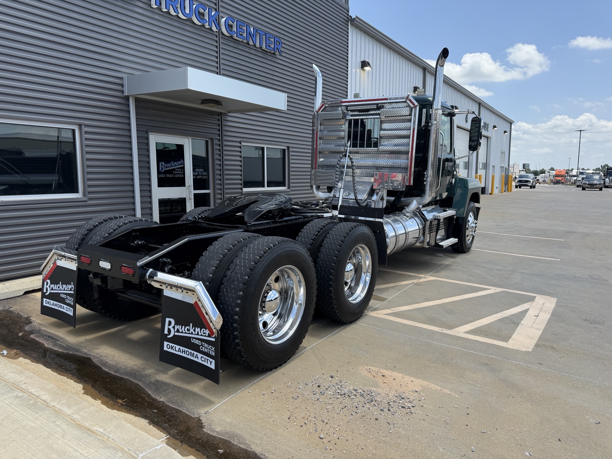 2019 Mack Pinnacle in Oklahoma City, OK — photo 5
