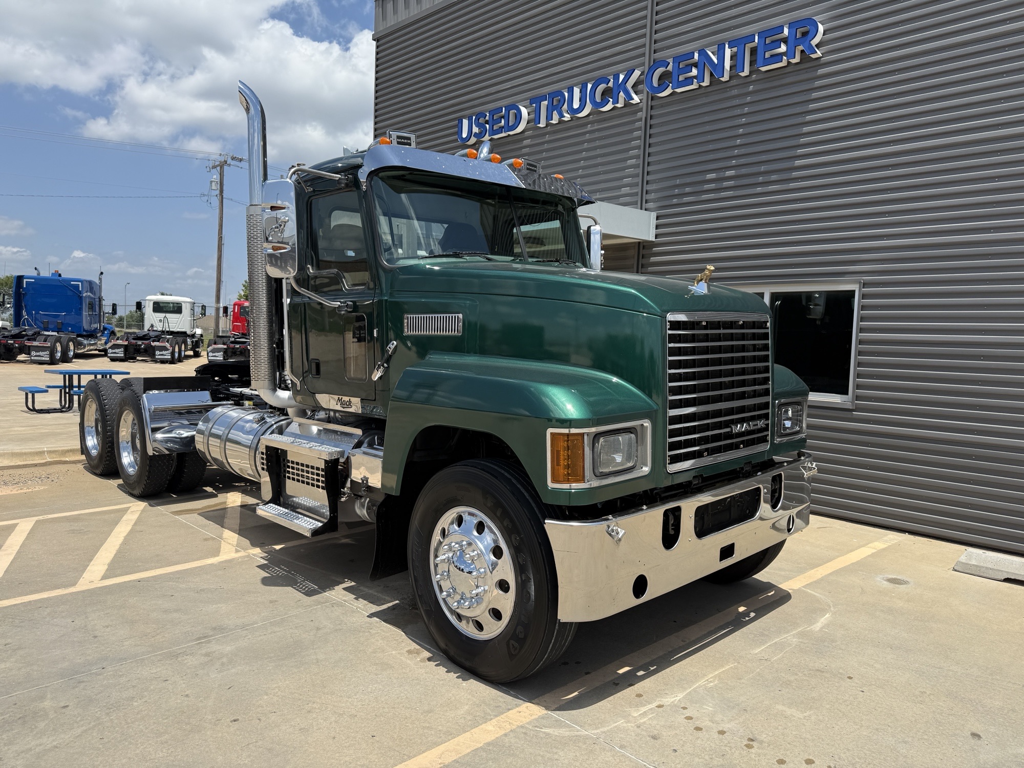 2019 Mack Pinnacle in Oklahoma City, OK — photo 3