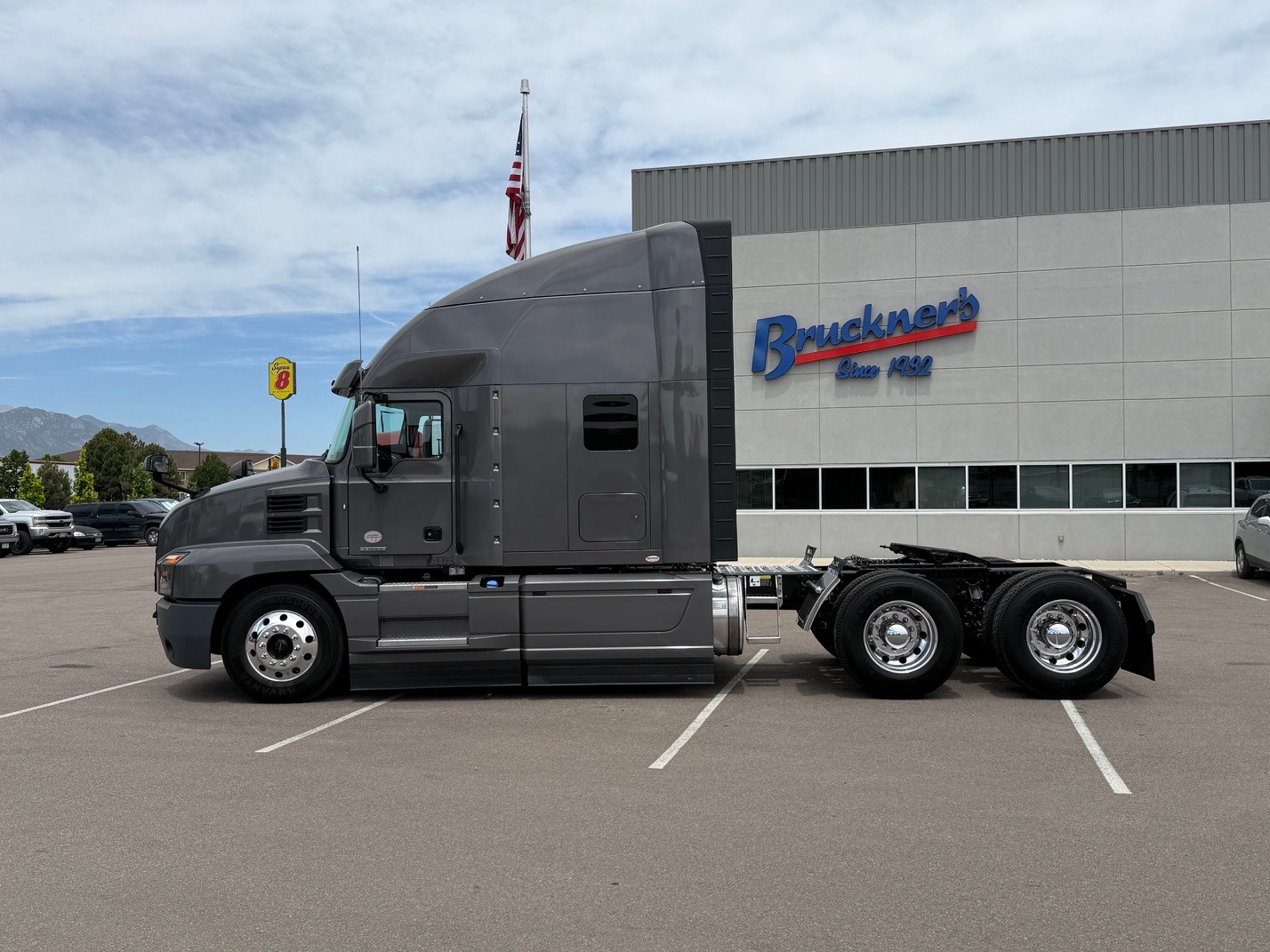 2024 Mack Anthem in CO — photo 4