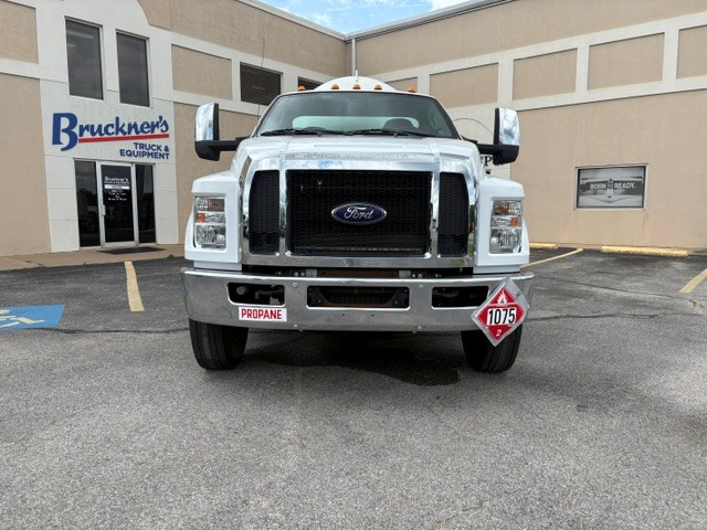 2016 Ford F-650 in Lowell, AR — photo 2