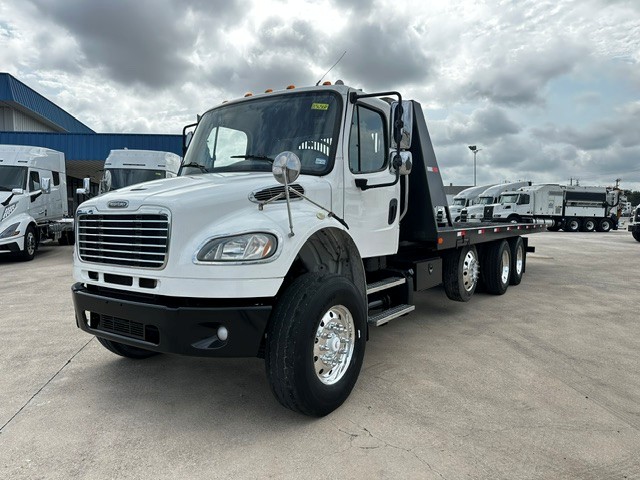 2018 Freightliner M2 106 in San Antonio, TX