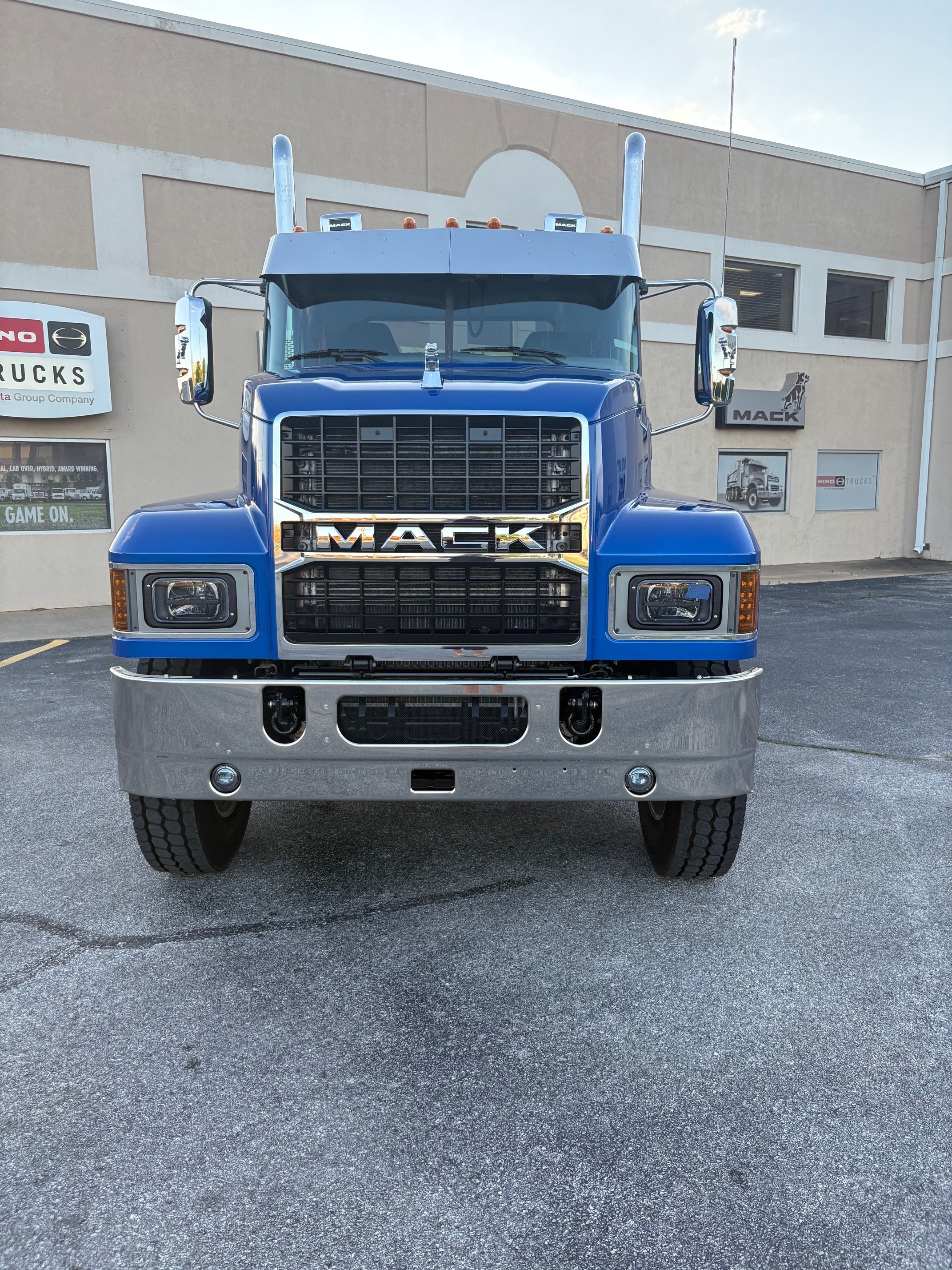2026 Mack Pinnacle in Lowell, AR — photo 2