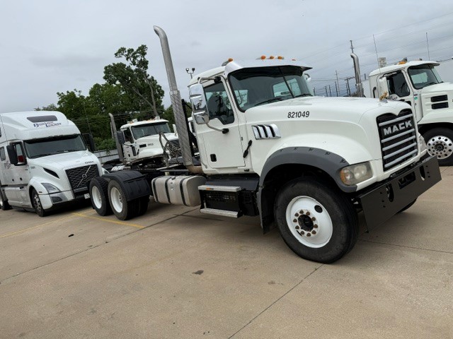 2021 Mack Granite in Amarillo, TX — photo 3