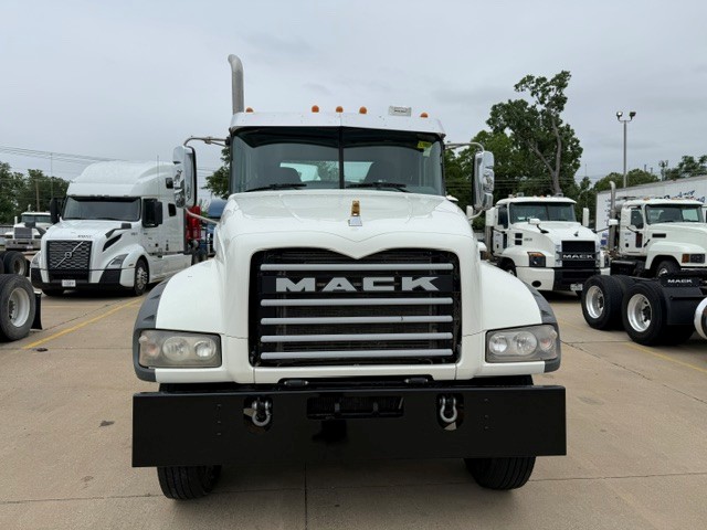 2021 Mack Granite in Amarillo, TX — photo 2