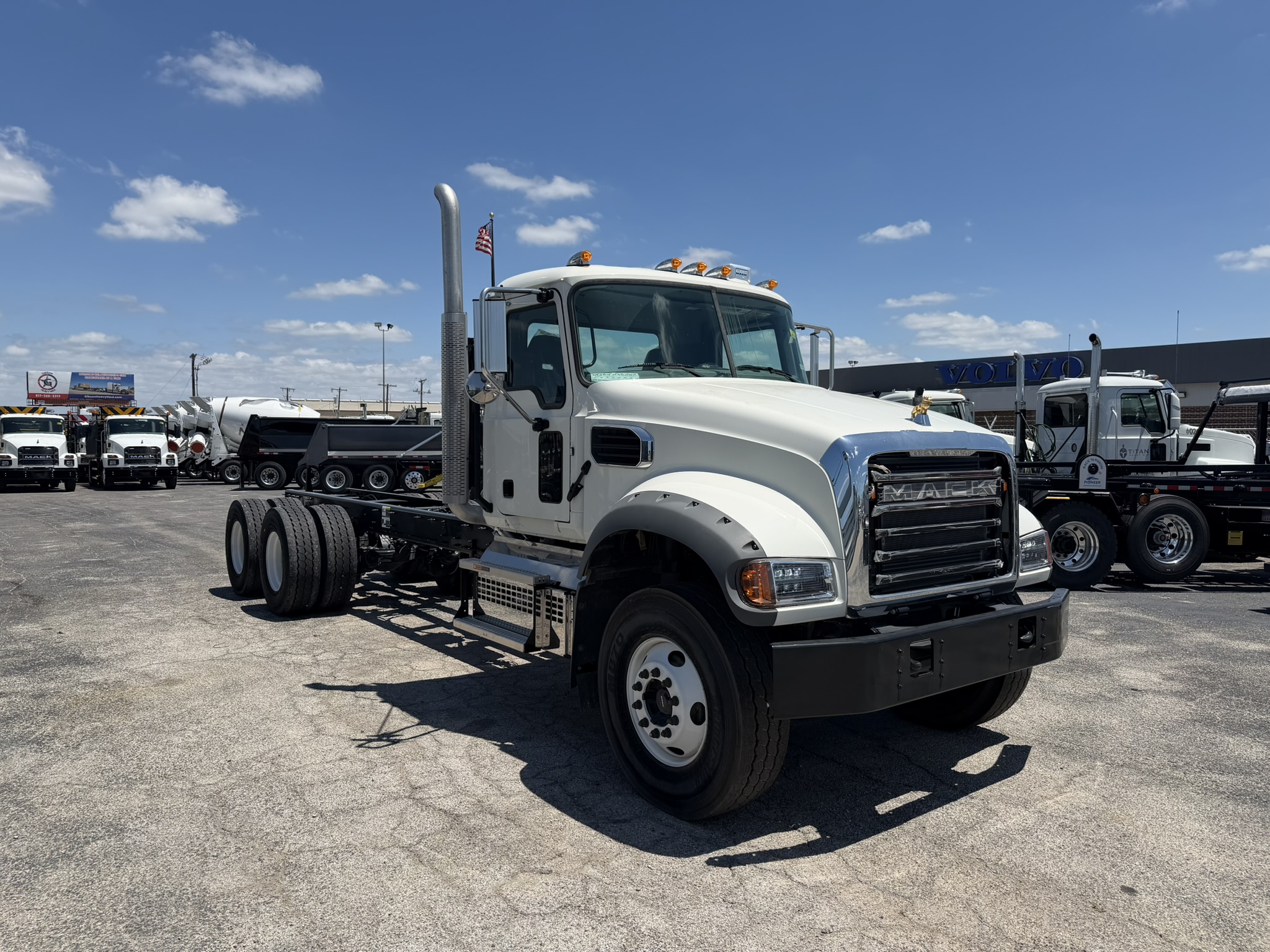 2025 Mack Granite in Fort Worth, TX — photo 3