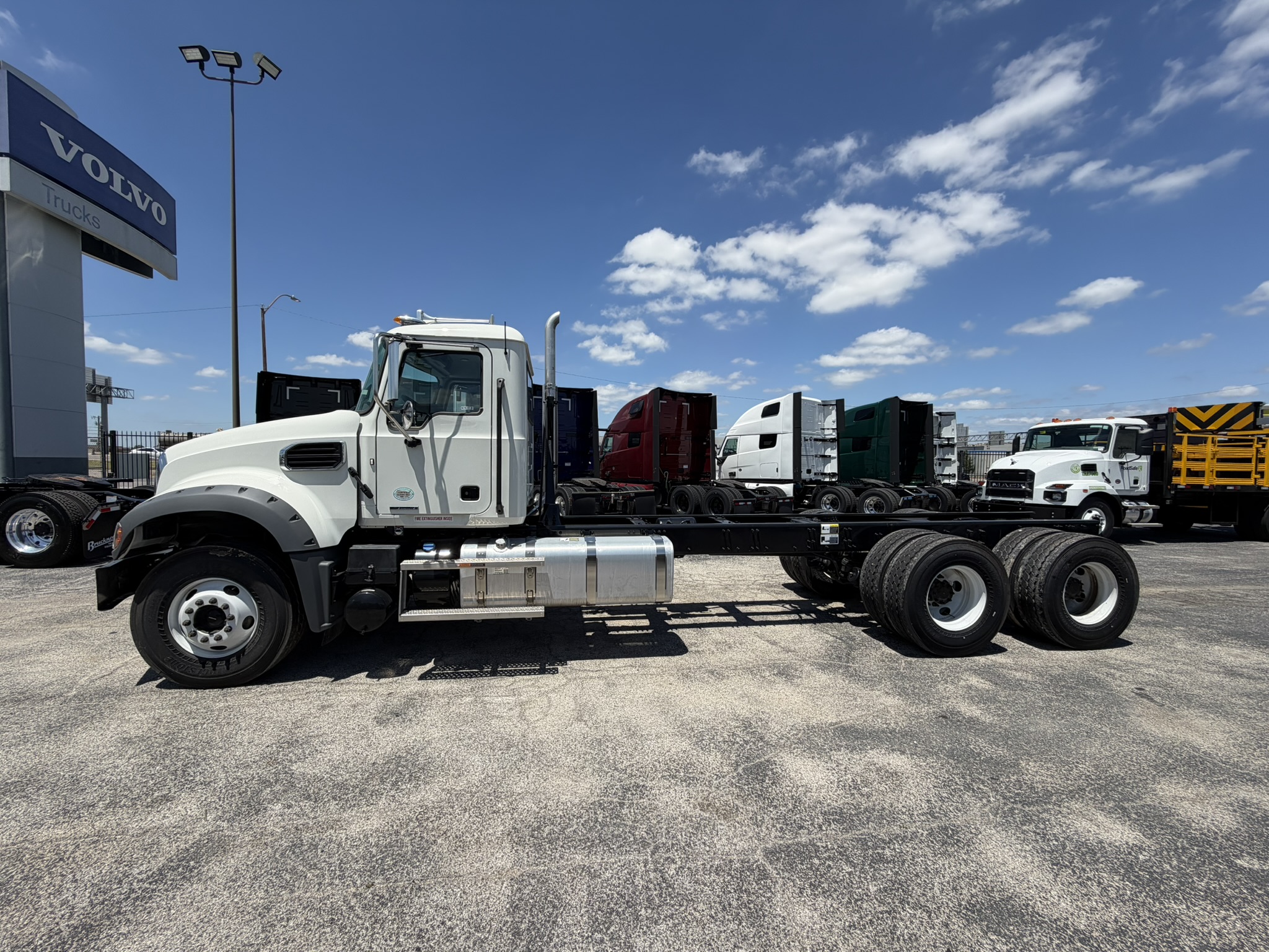 2025 Mack Granite in Fort Worth, TX — photo 6