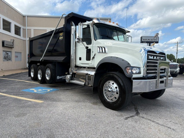 2023 Mack Granite in Lowell, AR — photo 3