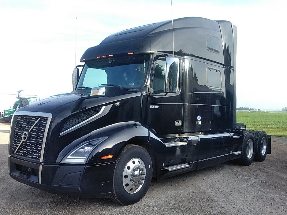 2023 Volvo VNL 860 in Fort Worth, TX