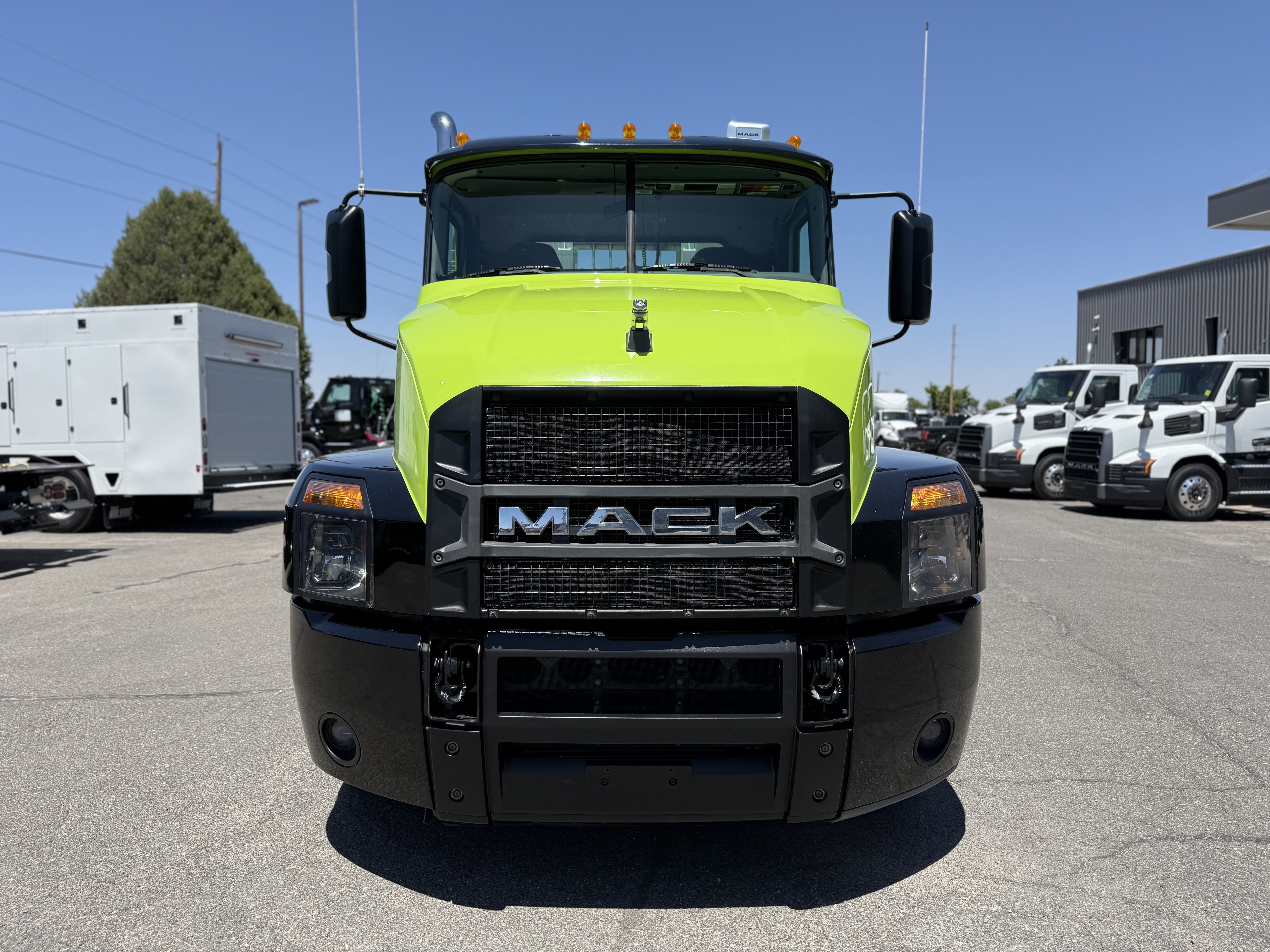 2025 Mack Anthem in CO — photo 2