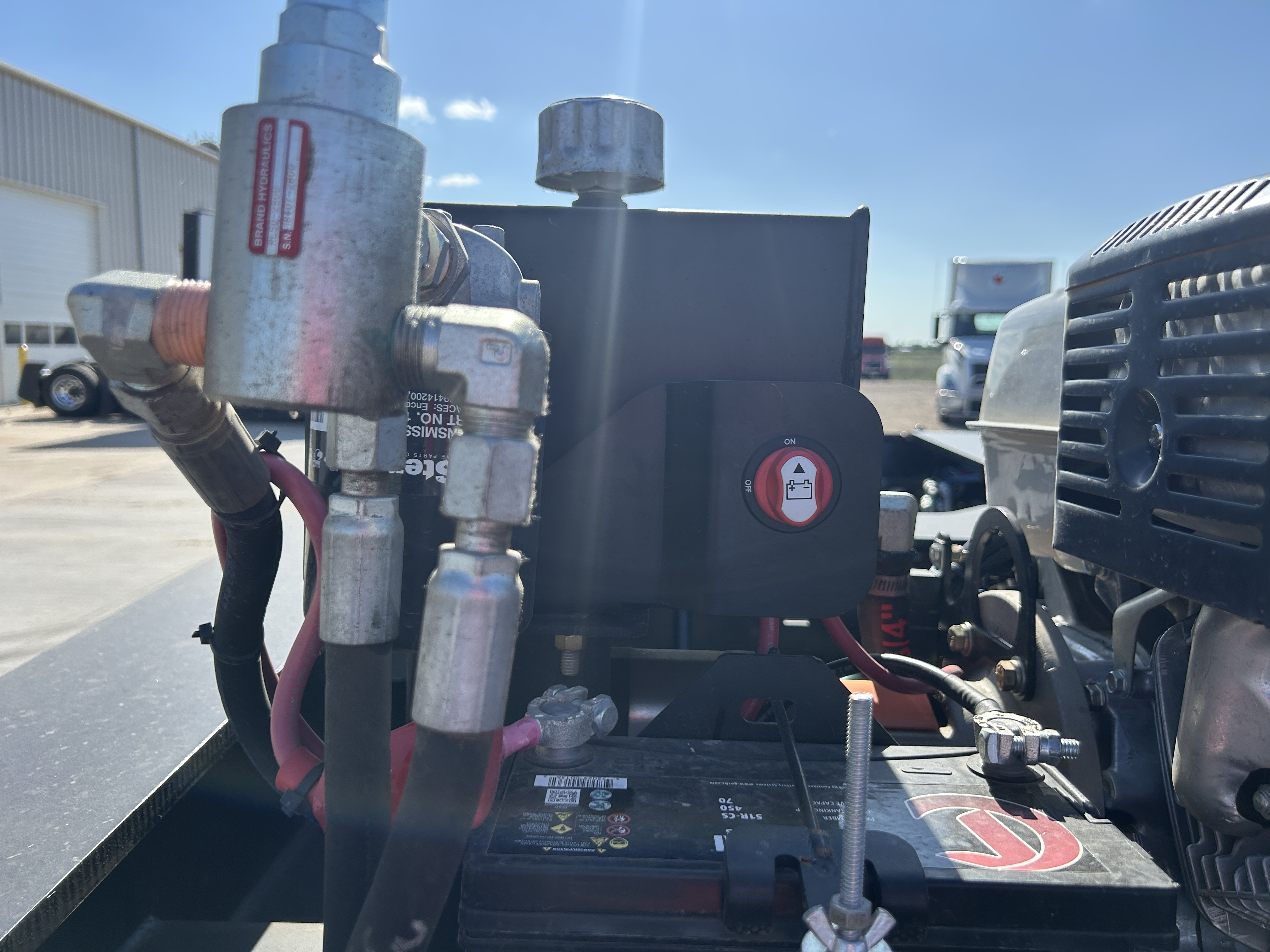 2027 Load King in Salina, KS — photo 4