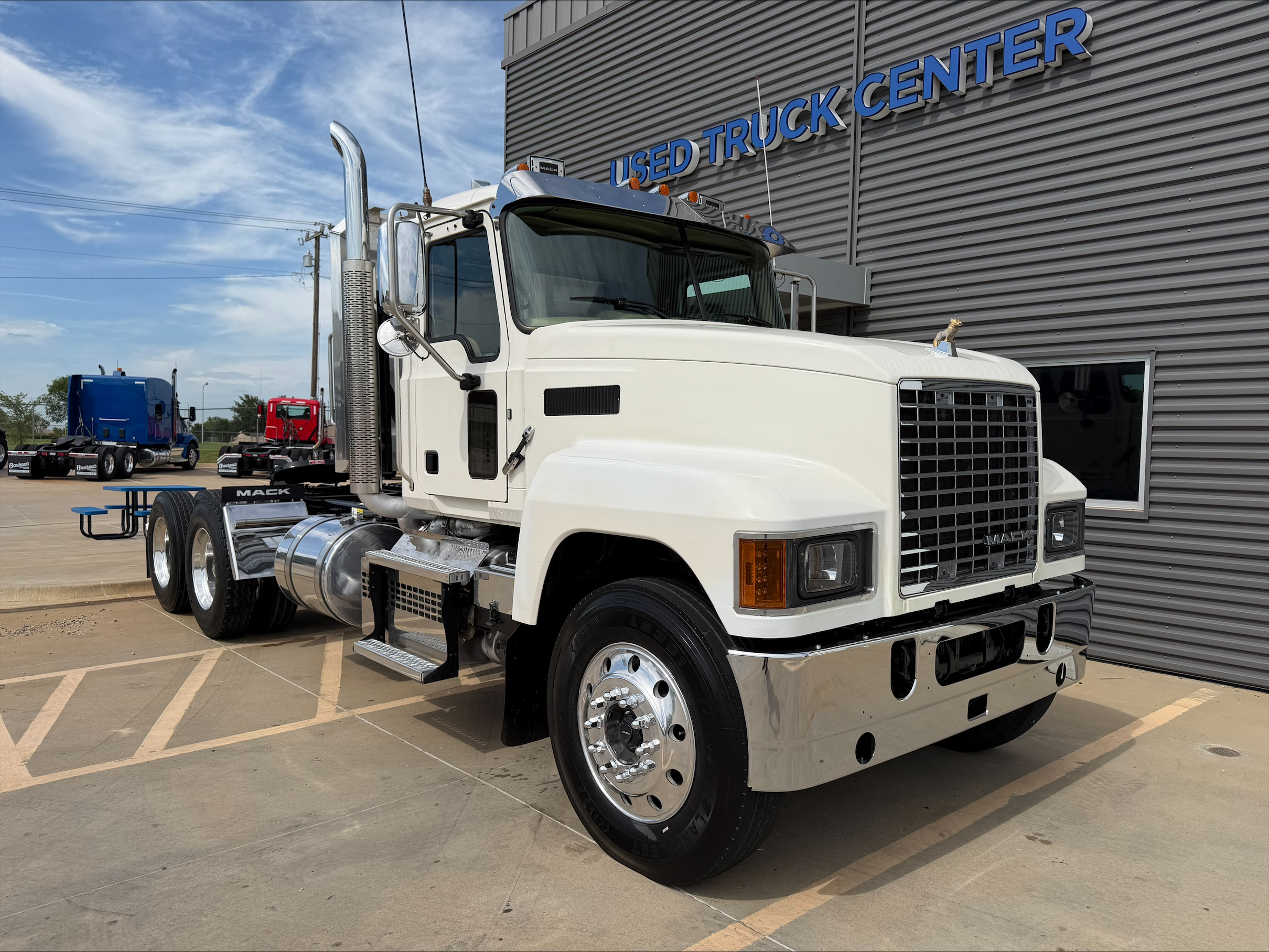 2019 Mack Pinnacle in Oklahoma City, OK — photo 3