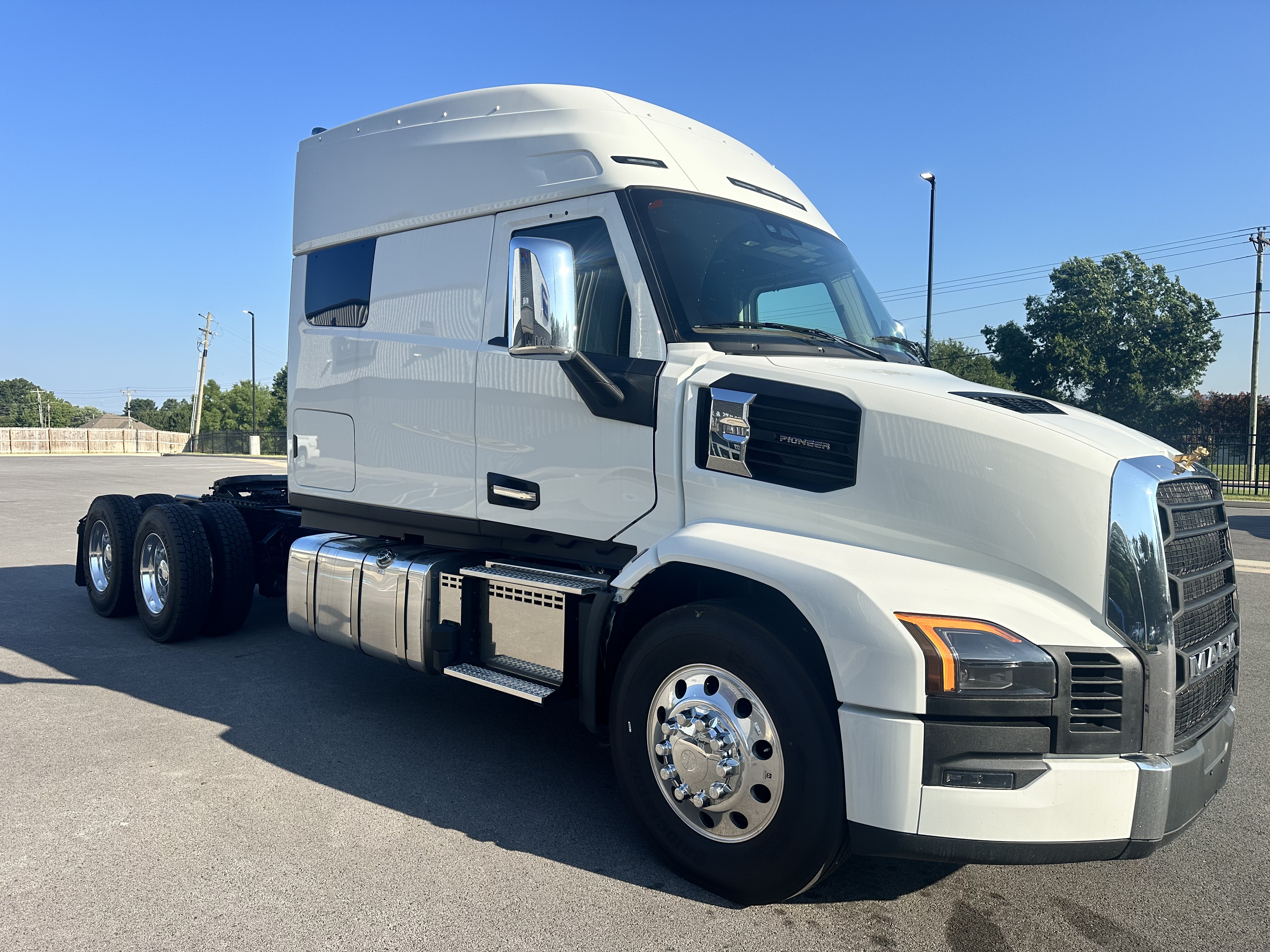 2027 Mack Pioneer in Van Buren, AR — photo 7