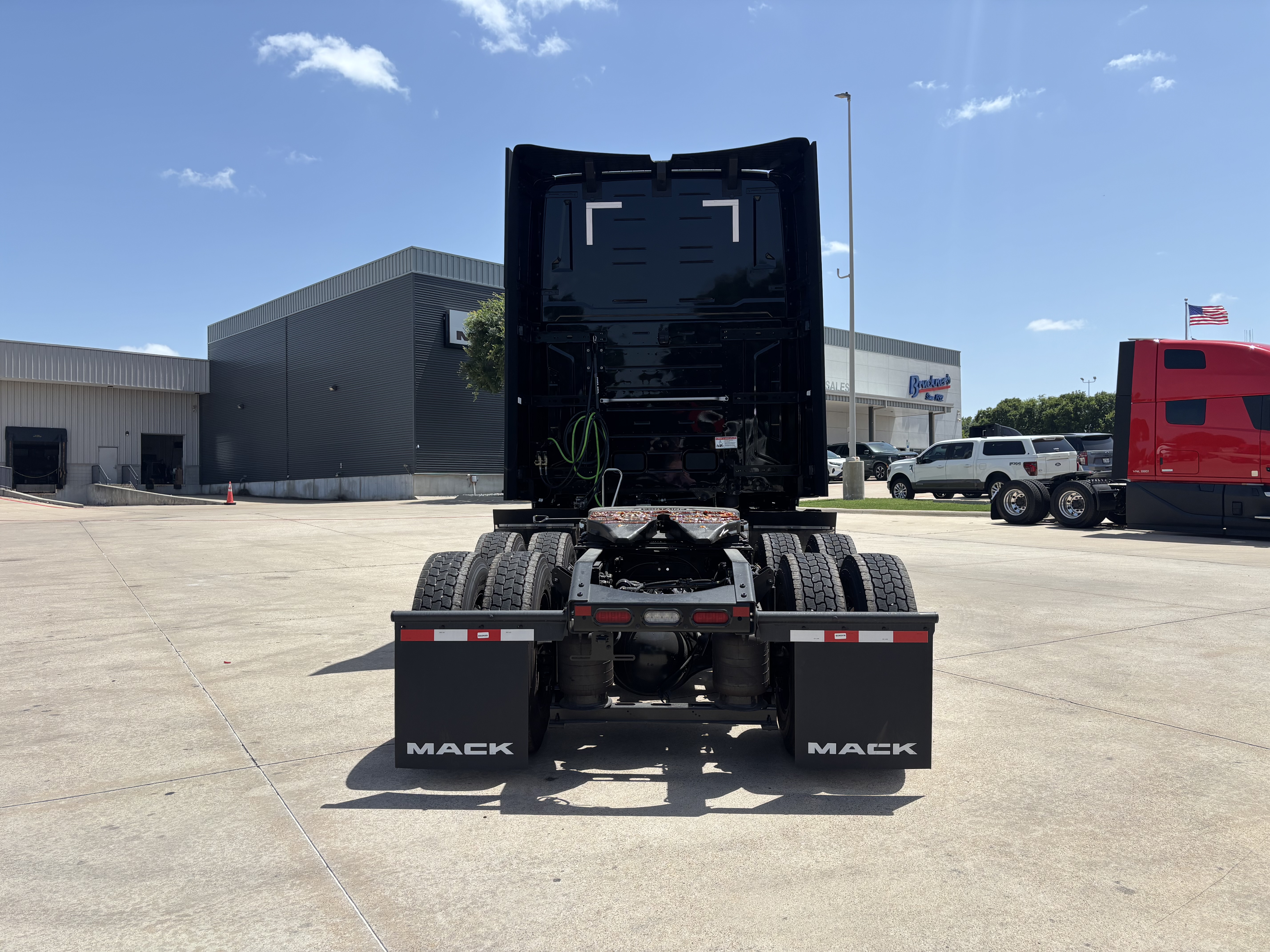 2027 Mack Pinnacle in Dallas Irving Blvd, TX — photo 6