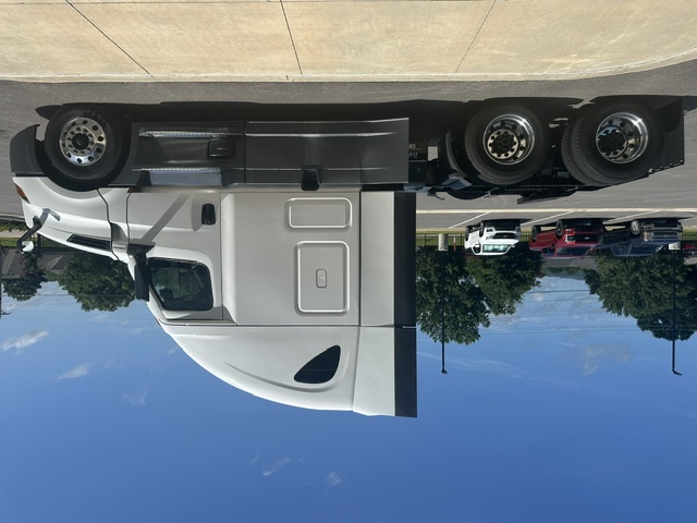 2023 Freightliner Cascadia in Van Buren, AR — photo 5