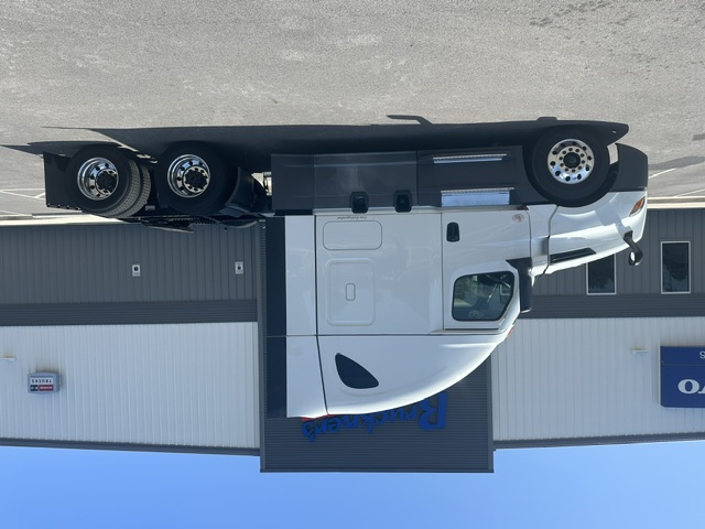 2023 Freightliner Cascadia in Van Buren, AR — photo 7