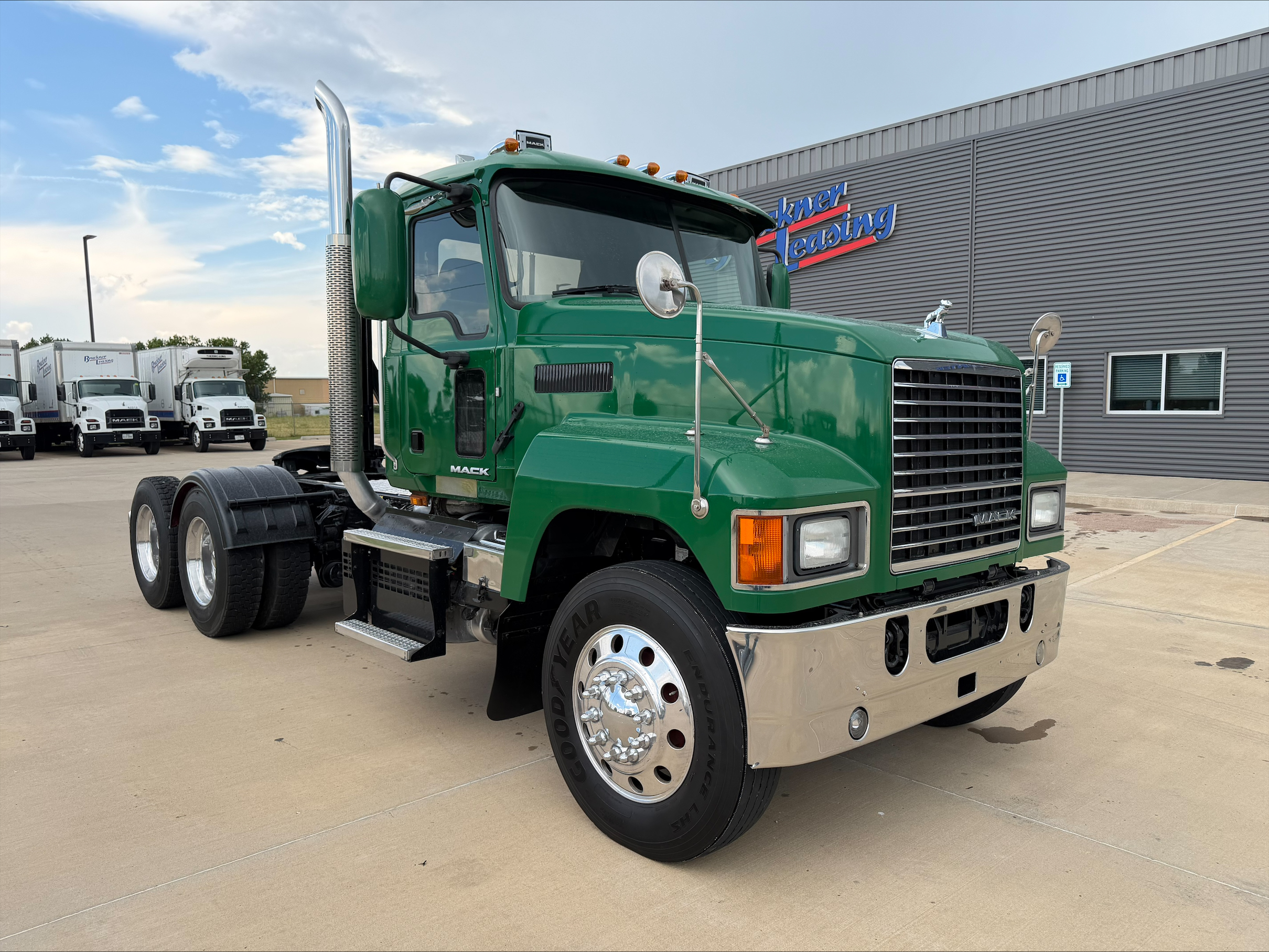 2018 Mack Pinnacle in Oklahoma City, OK — photo 3