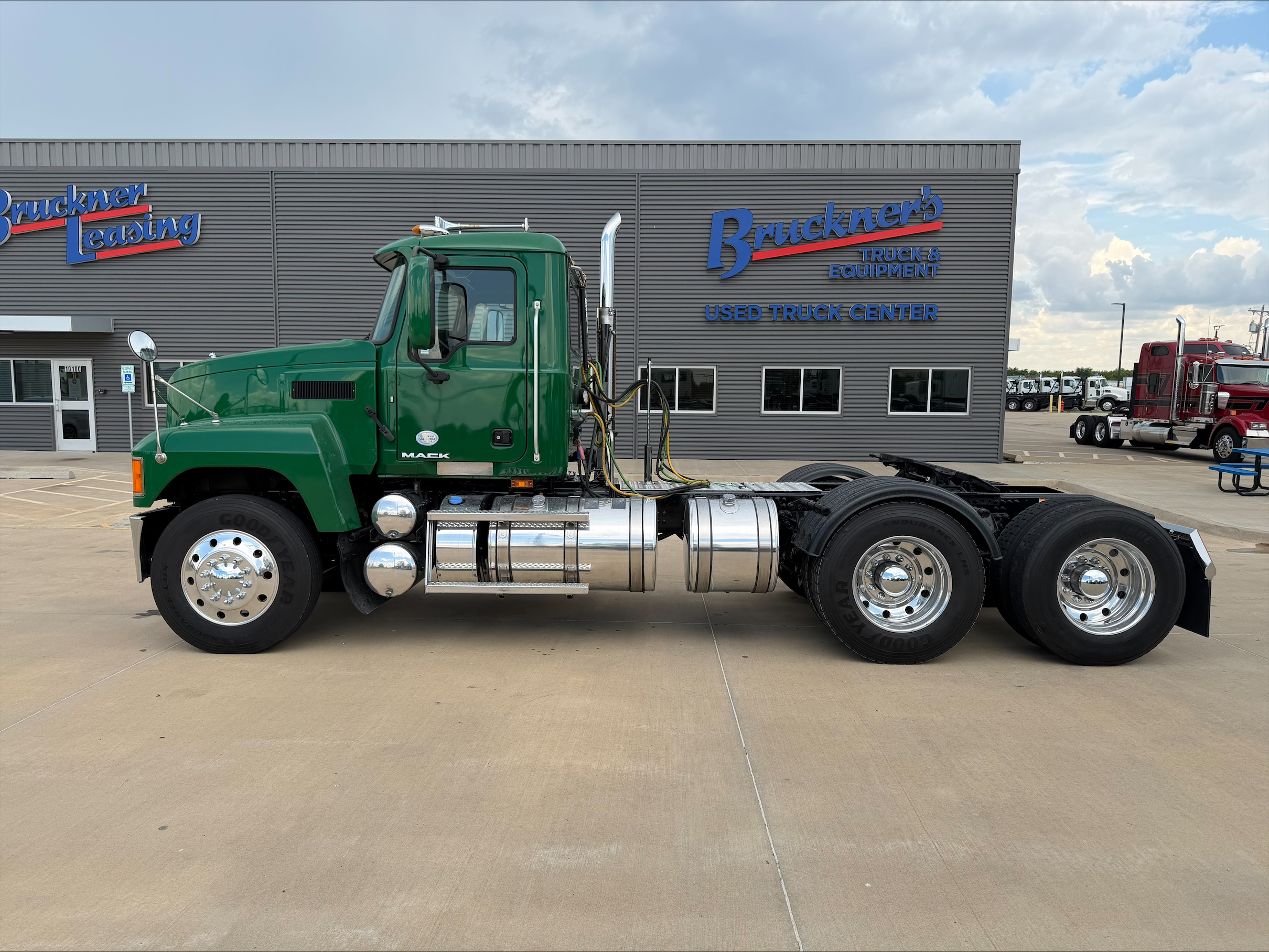 2018 Mack Pinnacle in Oklahoma City, OK — photo 8