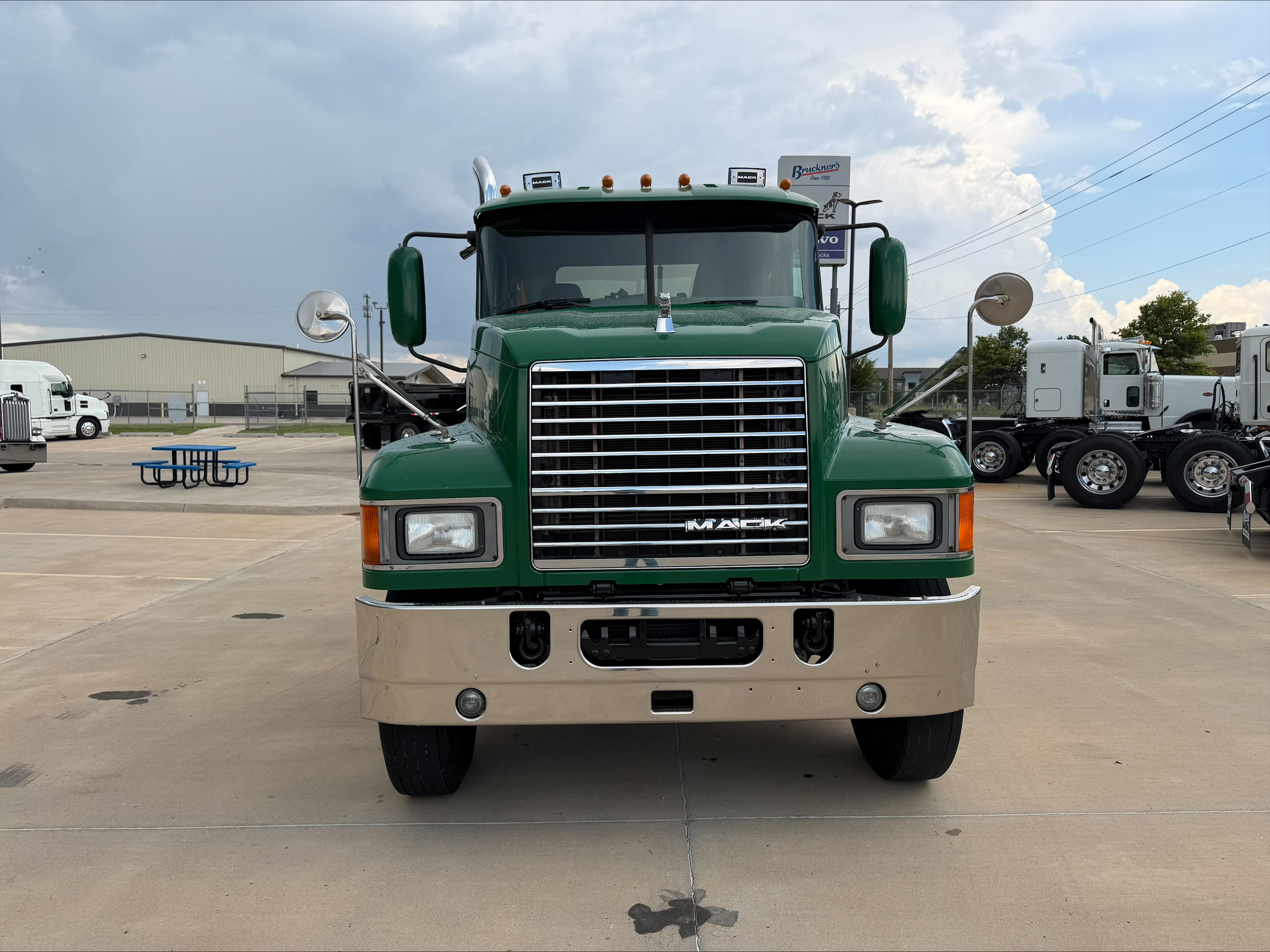2018 Mack Pinnacle in Oklahoma City, OK — photo 2