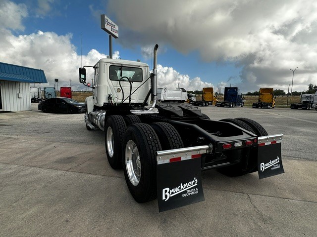 2019 Mack Pinnacle in San Antonio, TX — photo 8