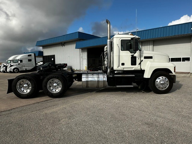 2019 Mack Pinnacle in San Antonio, TX — photo 4