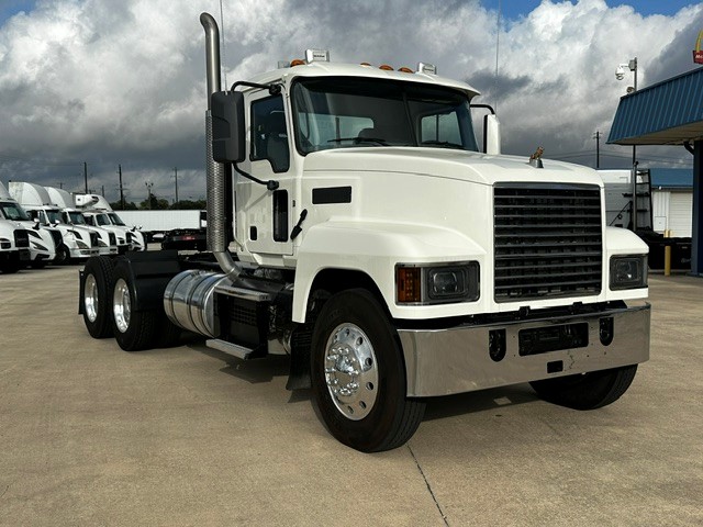 2019 Mack Pinnacle in San Antonio, TX — photo 2
