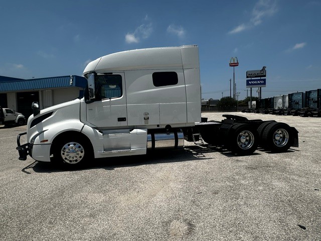 2021 Mack in San Antonio, TX — photo 4