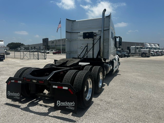 2021 Mack in San Antonio, TX — photo 5